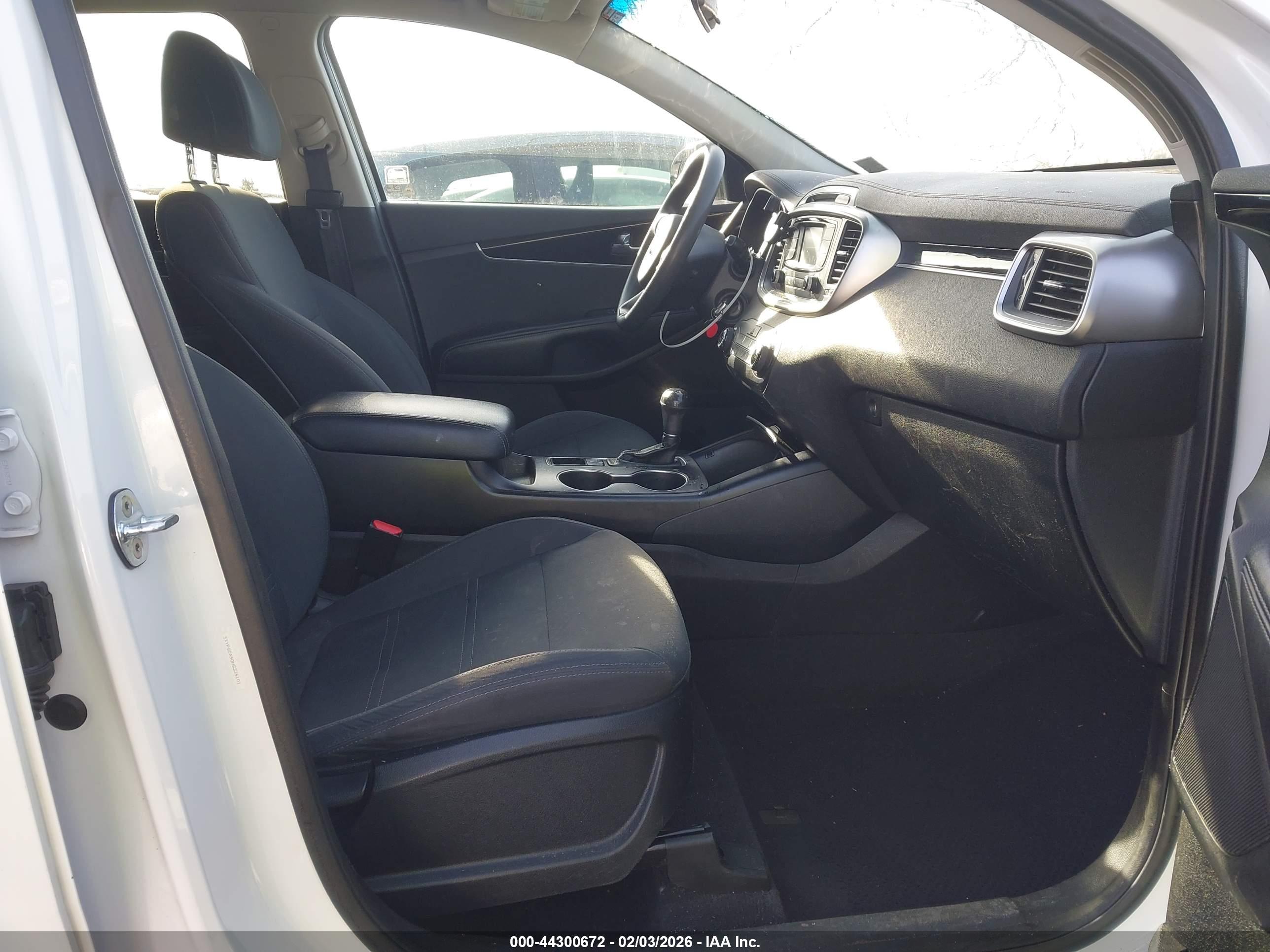KIA SORENTO image 5