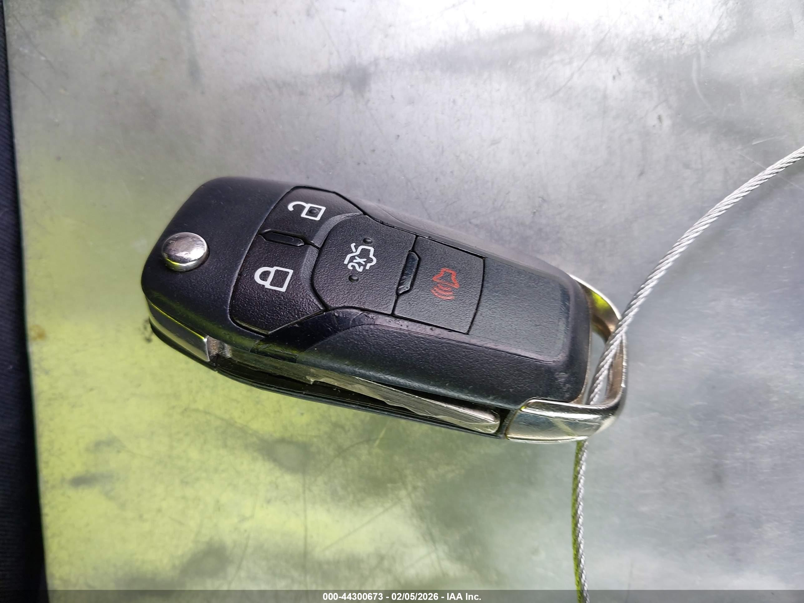 FORD FUSION image 11