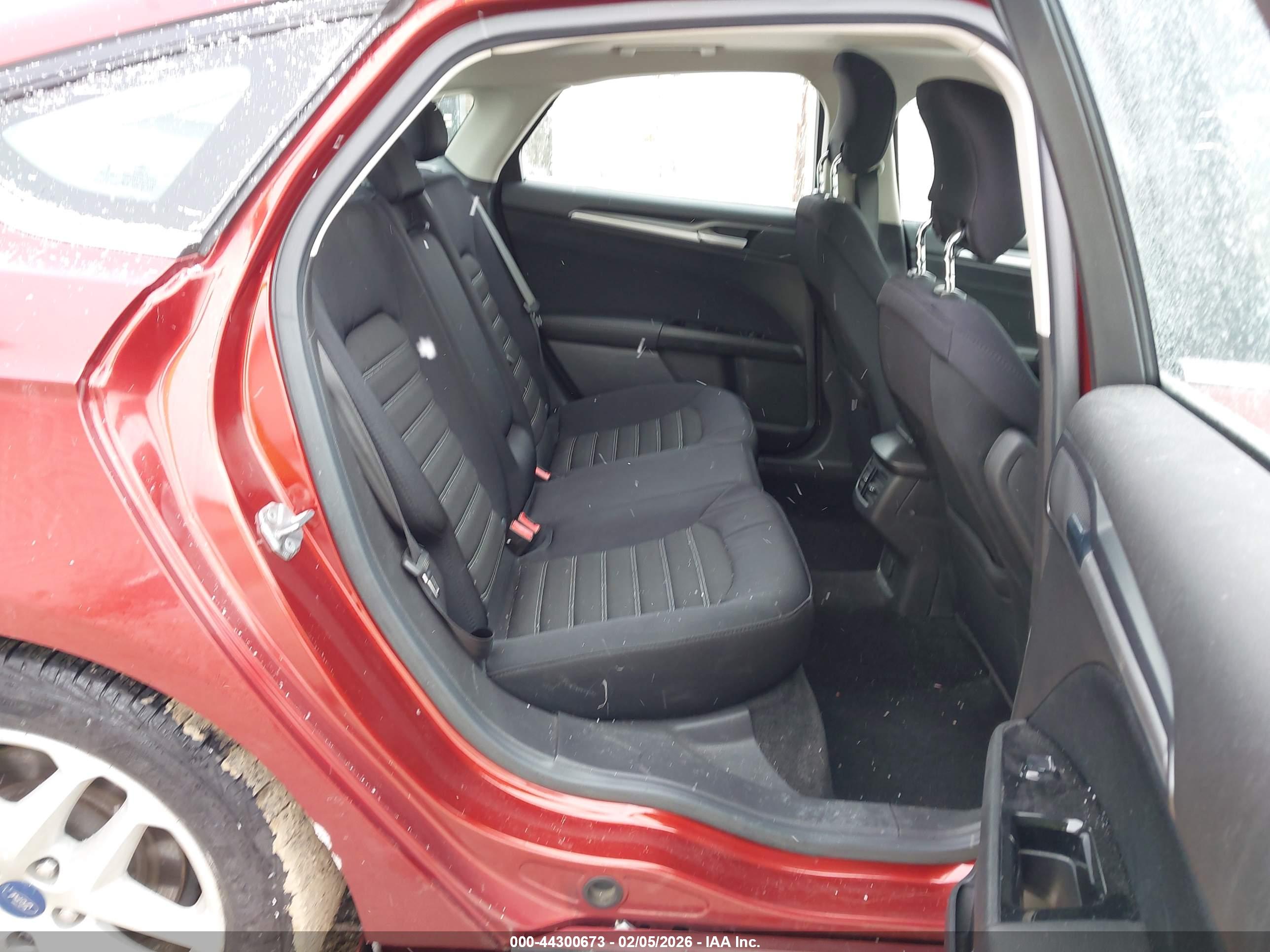 FORD FUSION image 8