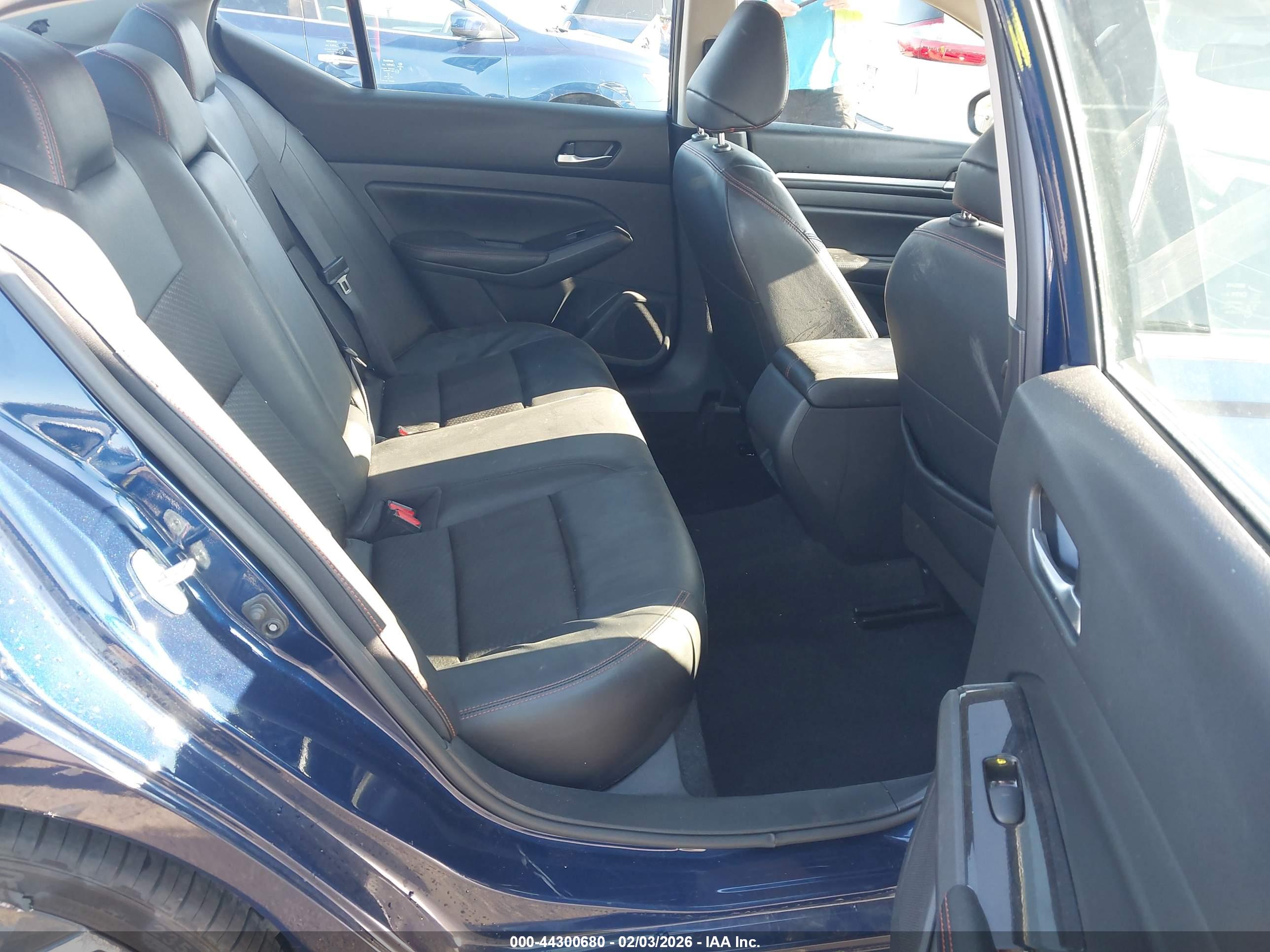 NISSAN ALTIMA image 8