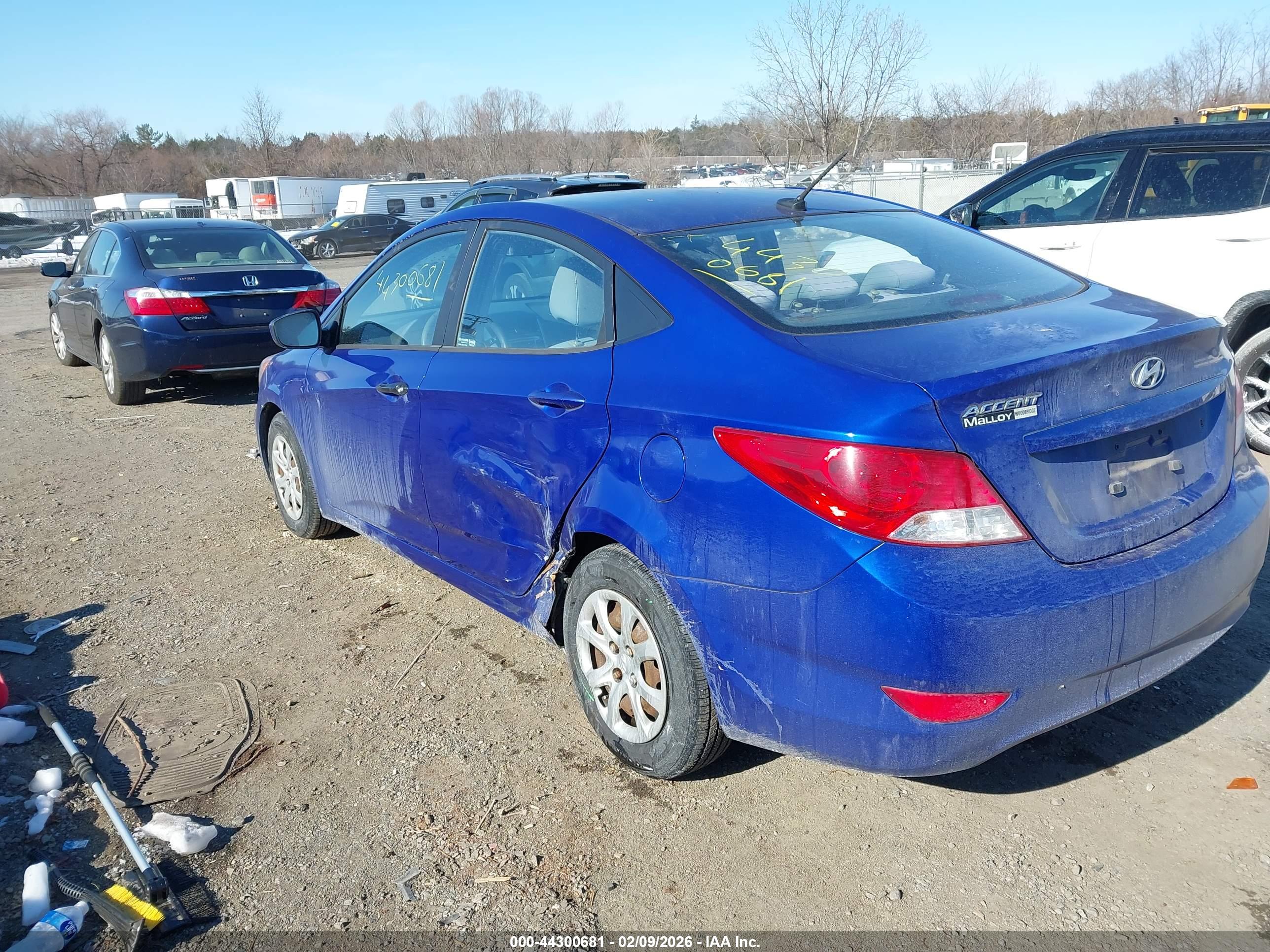 HYUNDAI ACCENT image 3