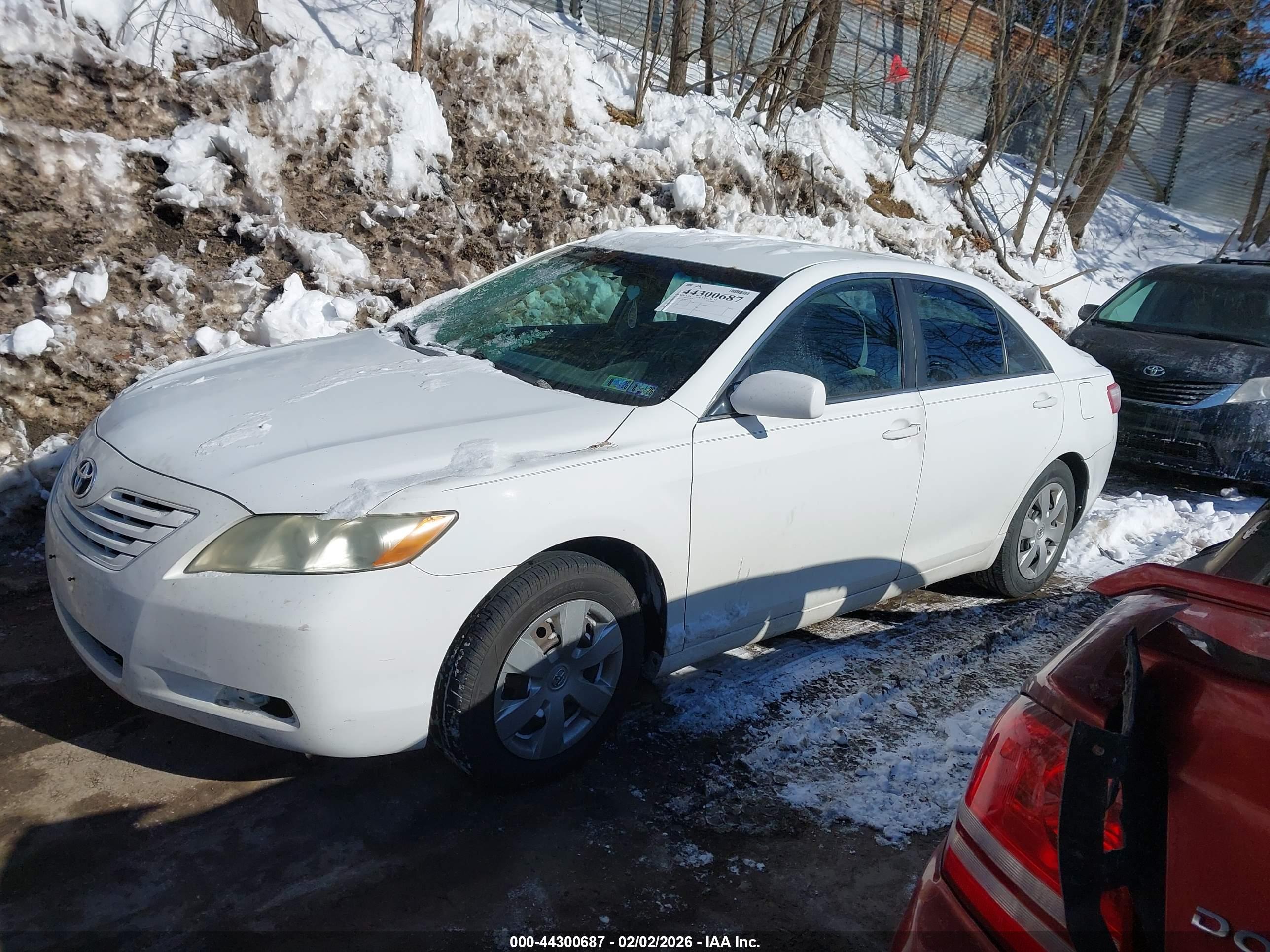 TOYOTA CAMRY image 2