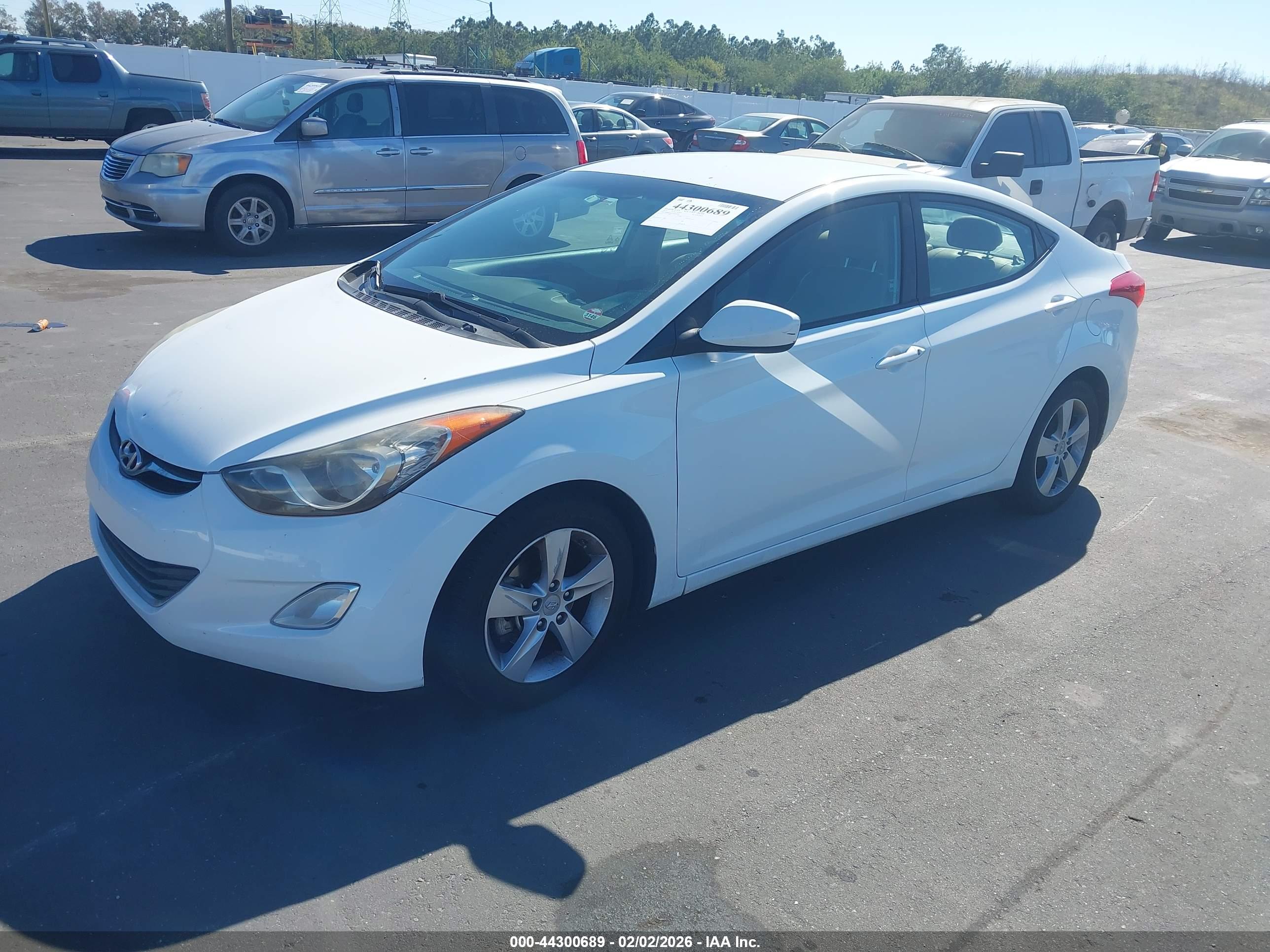 HYUNDAI ELANTRA image 2