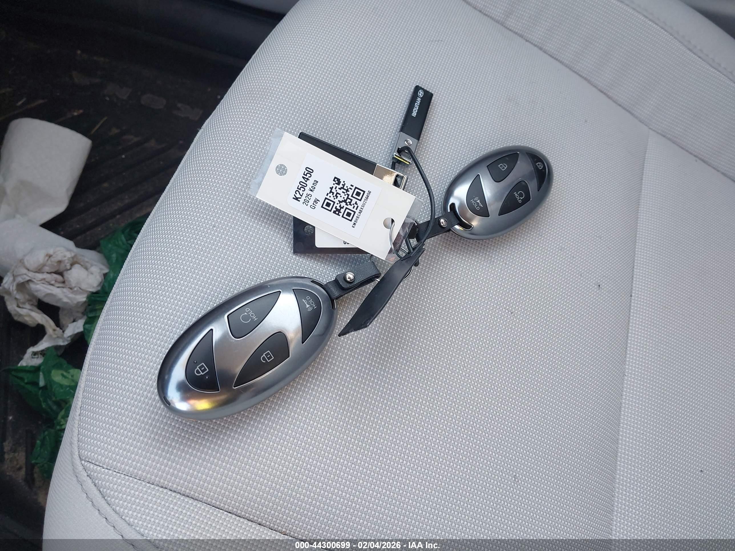HYUNDAI KONA image 11