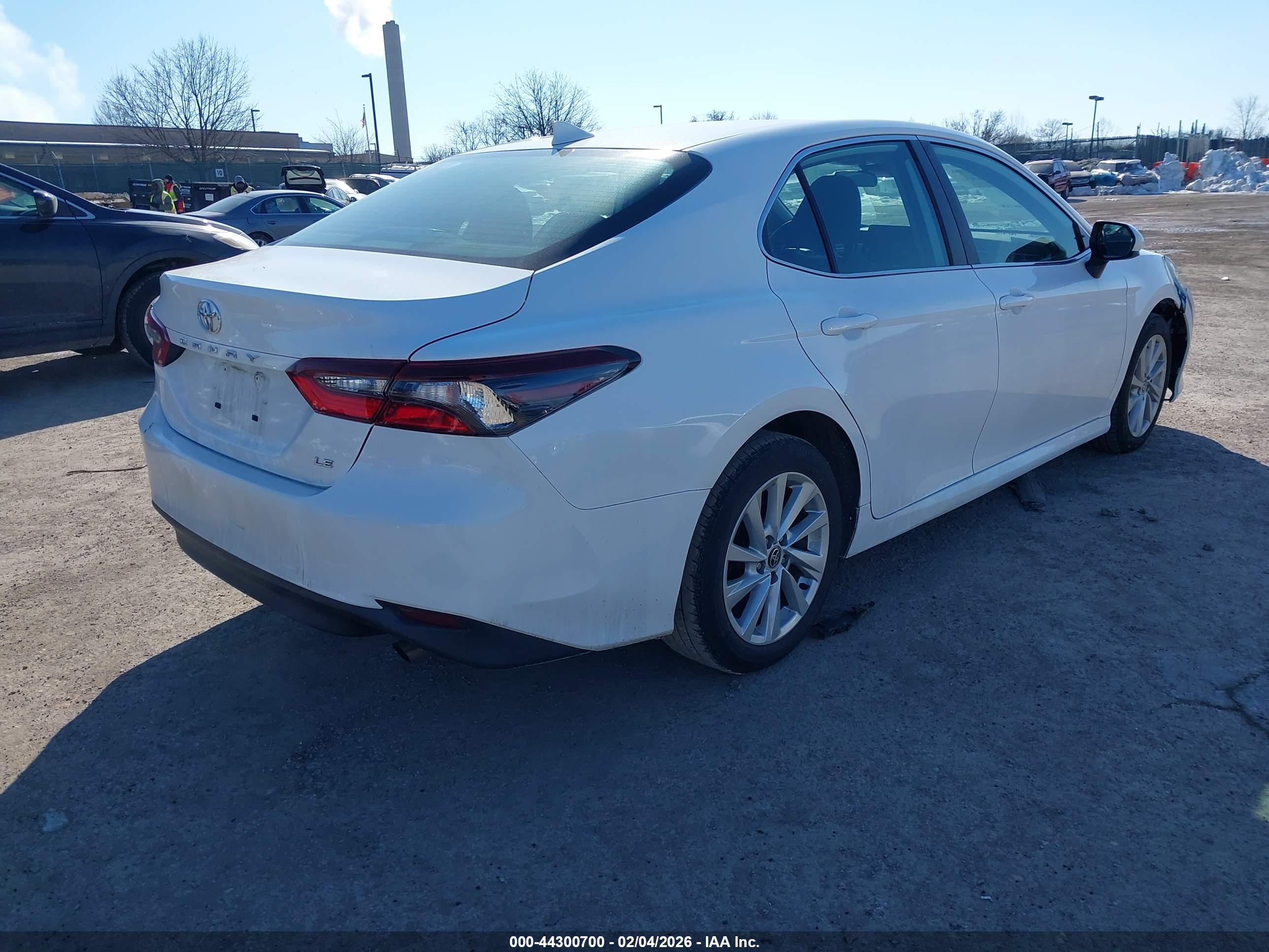 TOYOTA CAMRY image 4