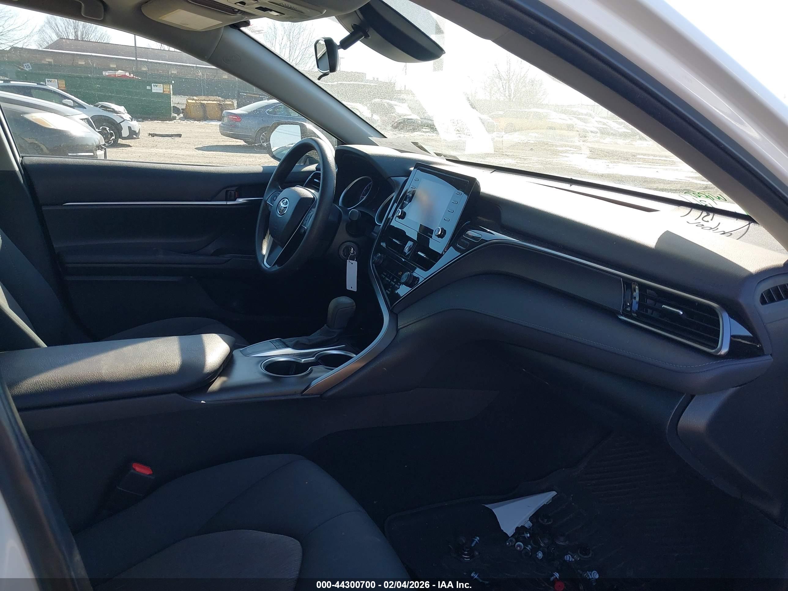 TOYOTA CAMRY image 5