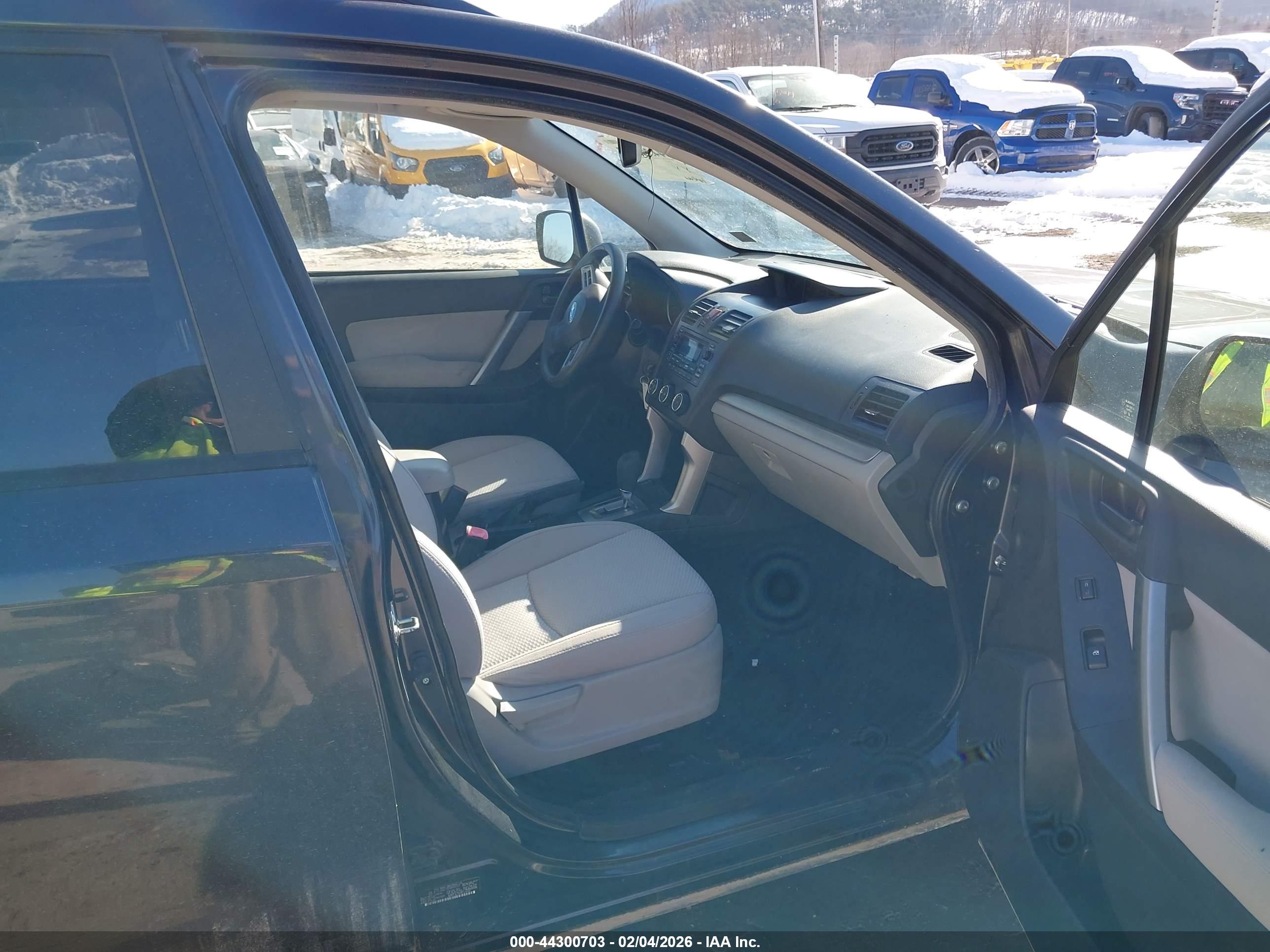 SUBARU FORESTER image 5