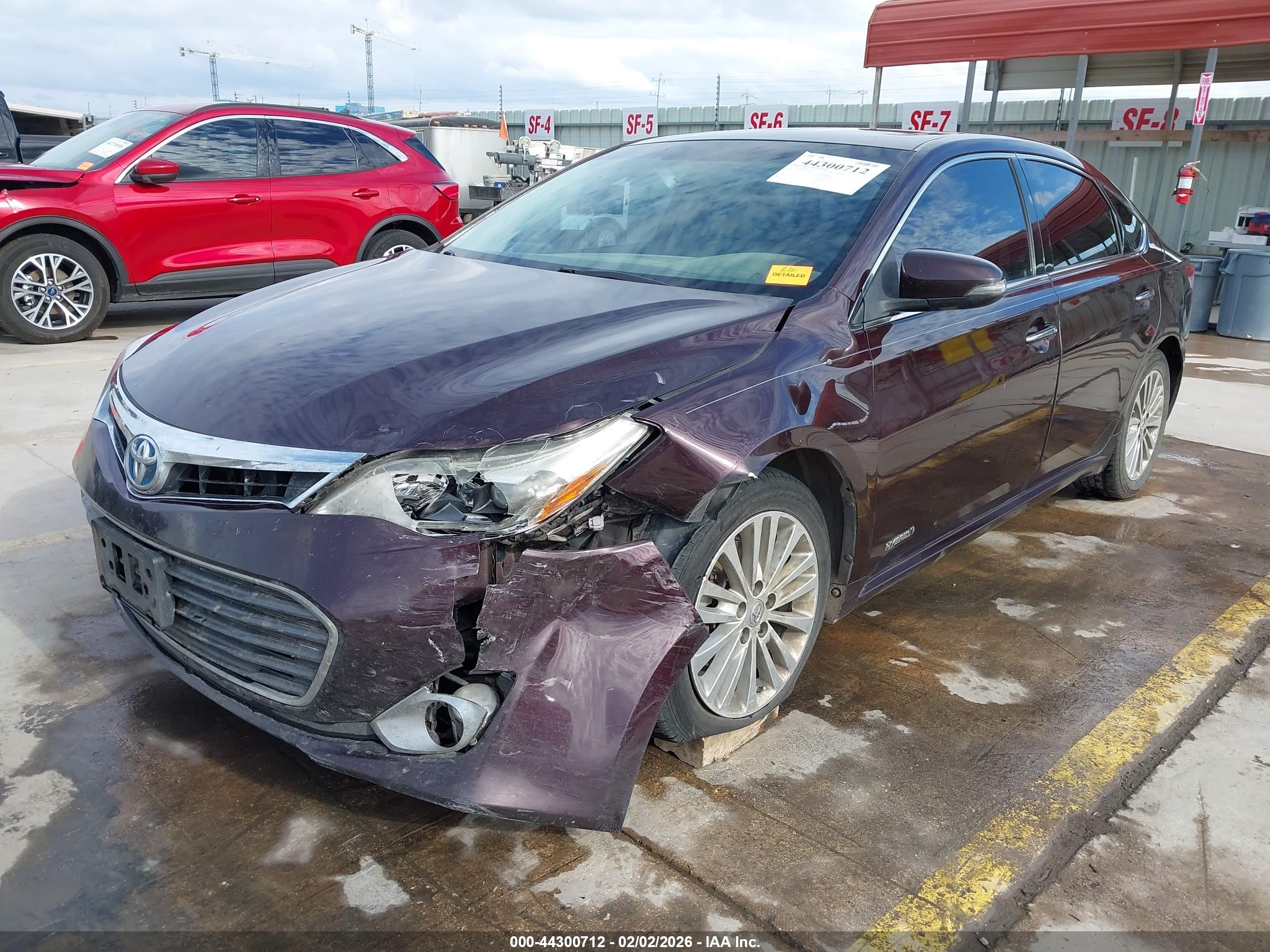 TOYOTA AVALON image 2