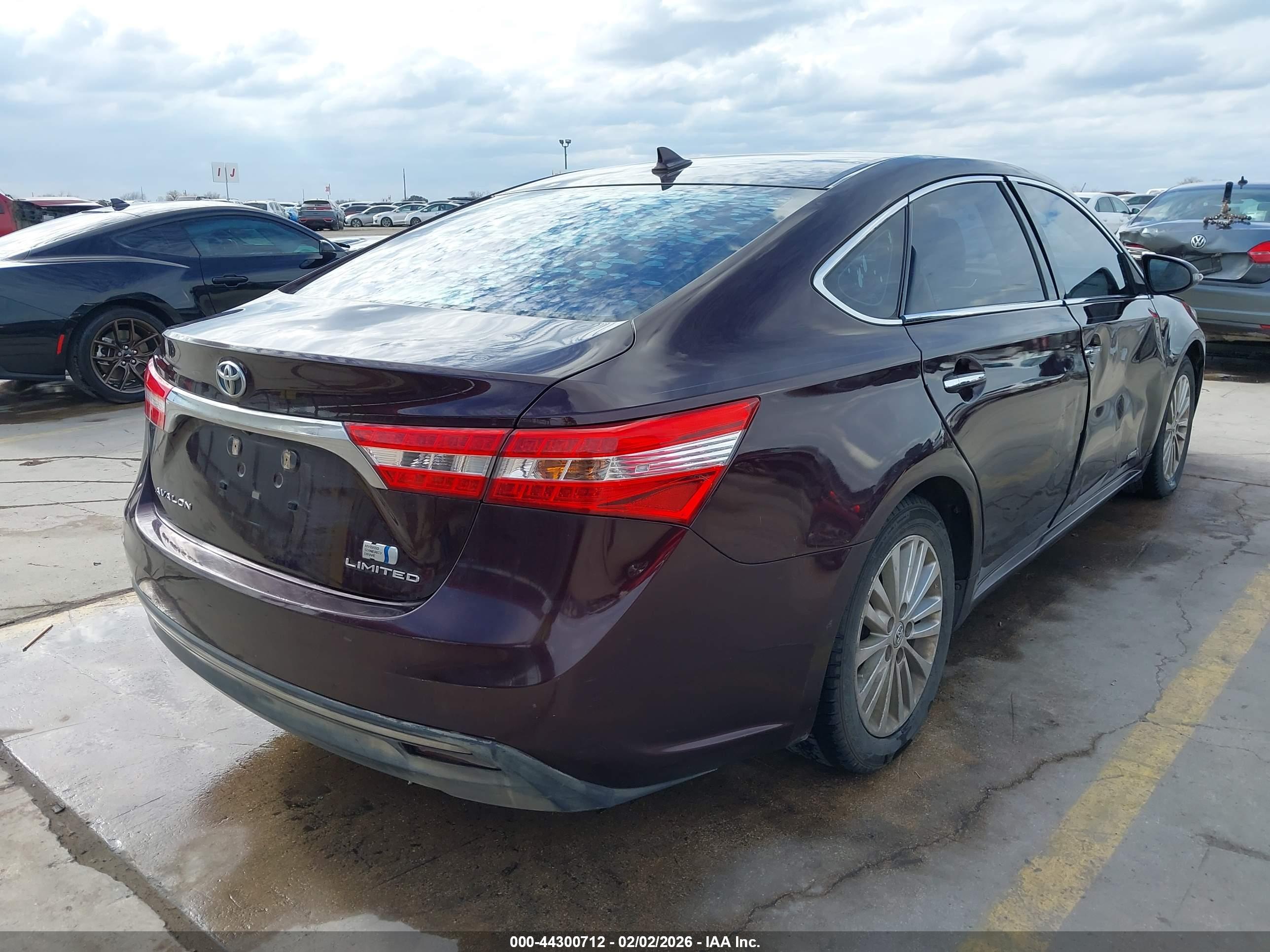 TOYOTA AVALON image 4