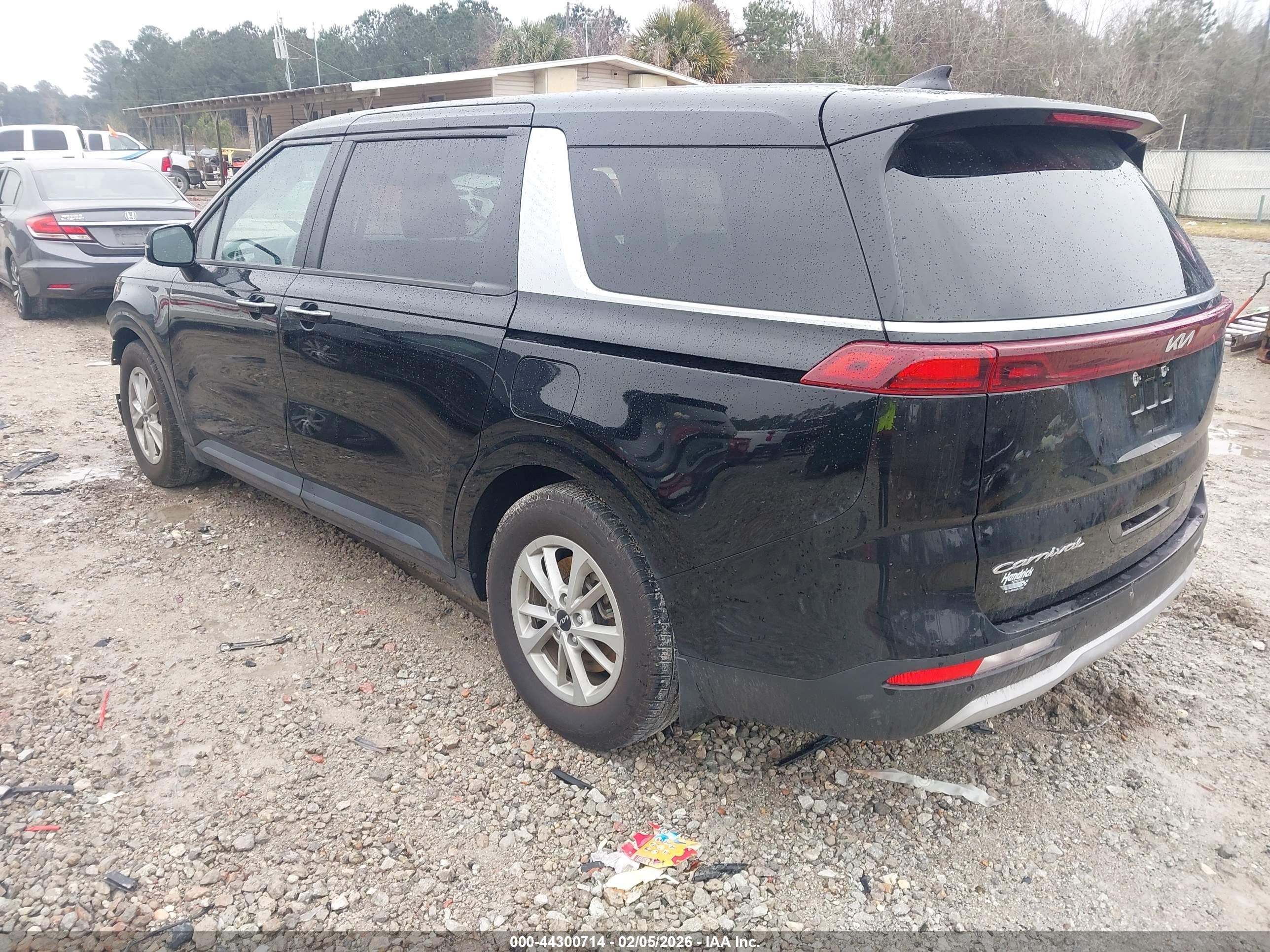 KIA CARNIVAL image 3