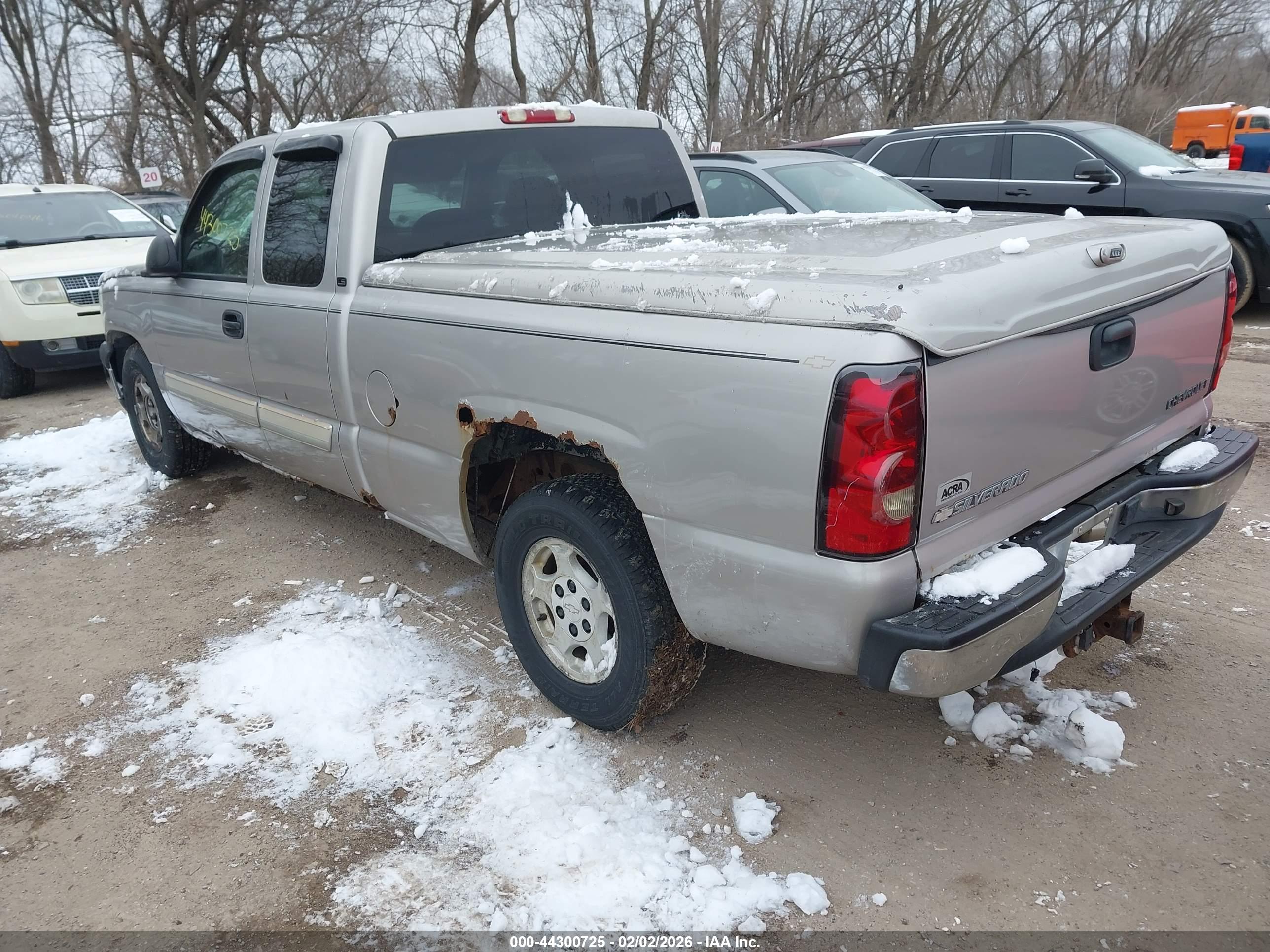 CHEVROLET SILVERADO image 3
