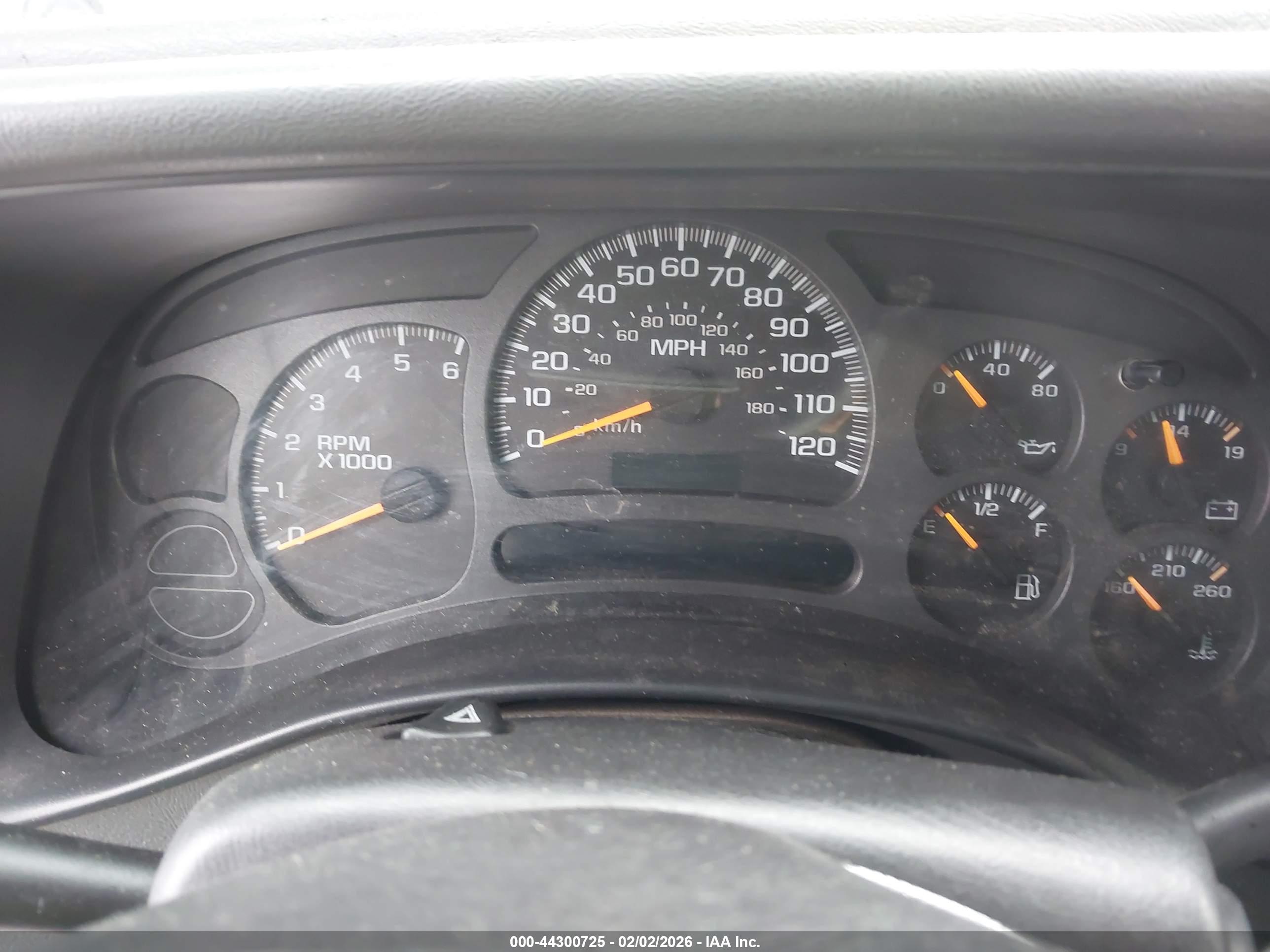 CHEVROLET SILVERADO image 7