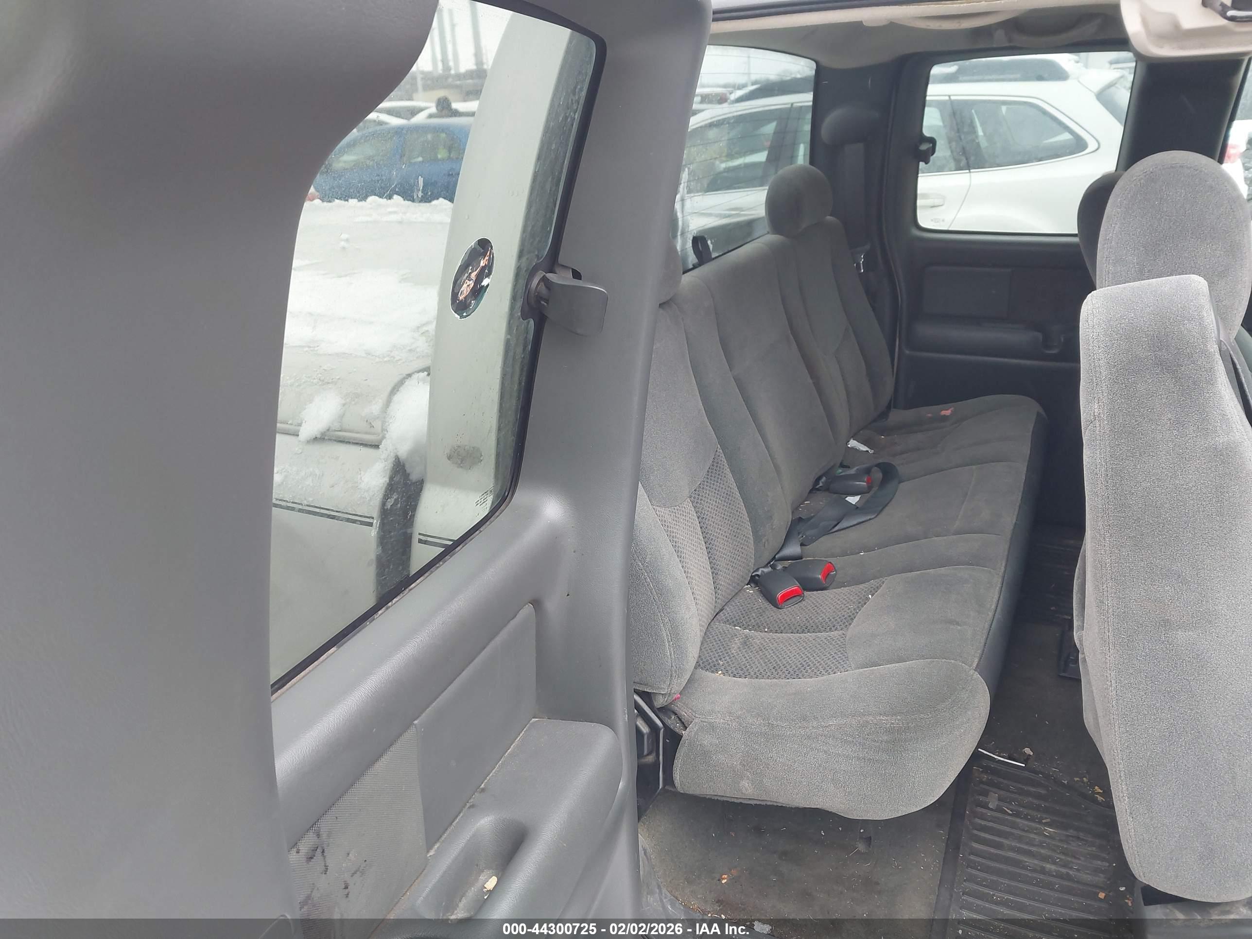 CHEVROLET SILVERADO image 8