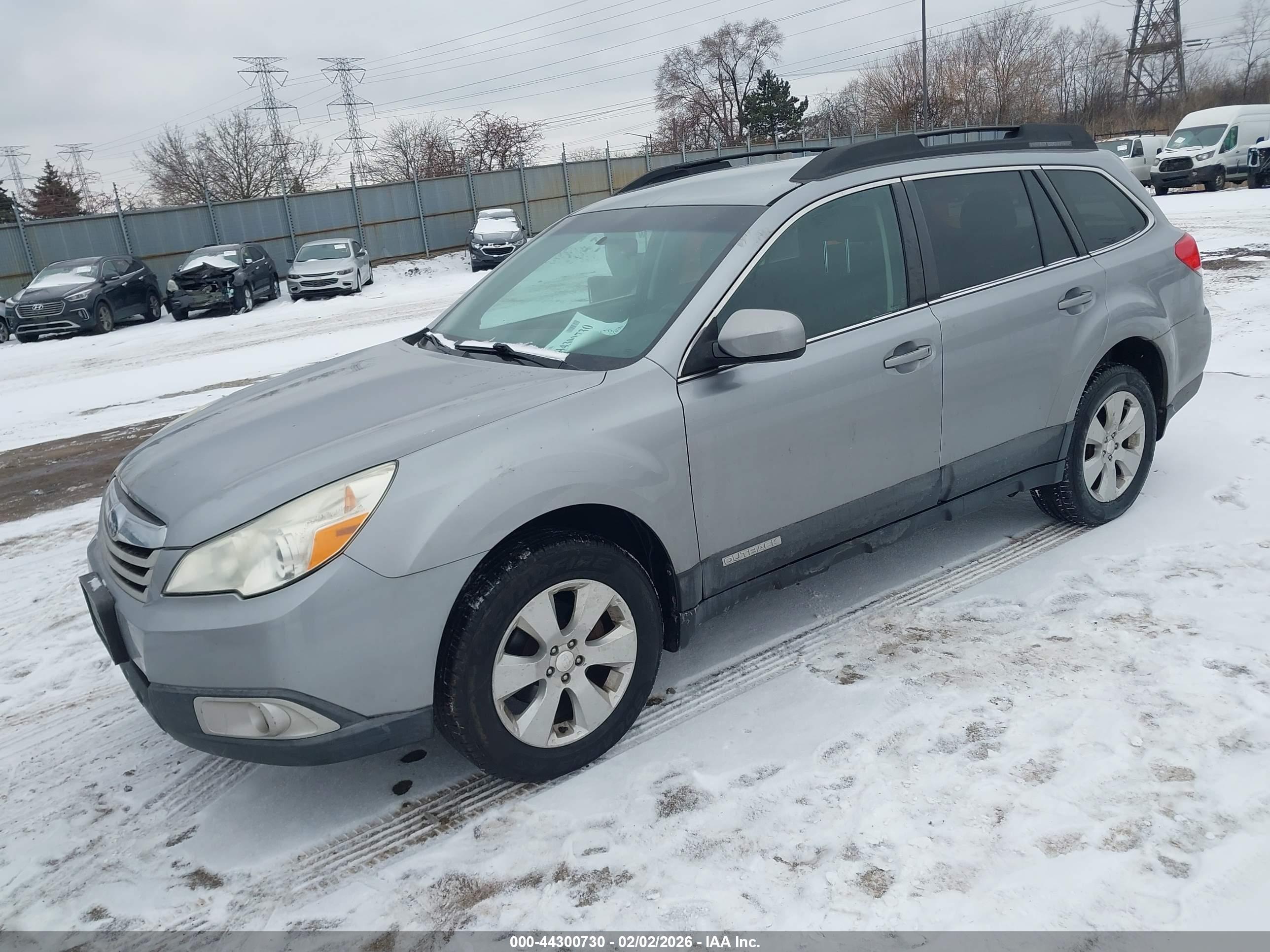 SUBARU OUTBACK image 2