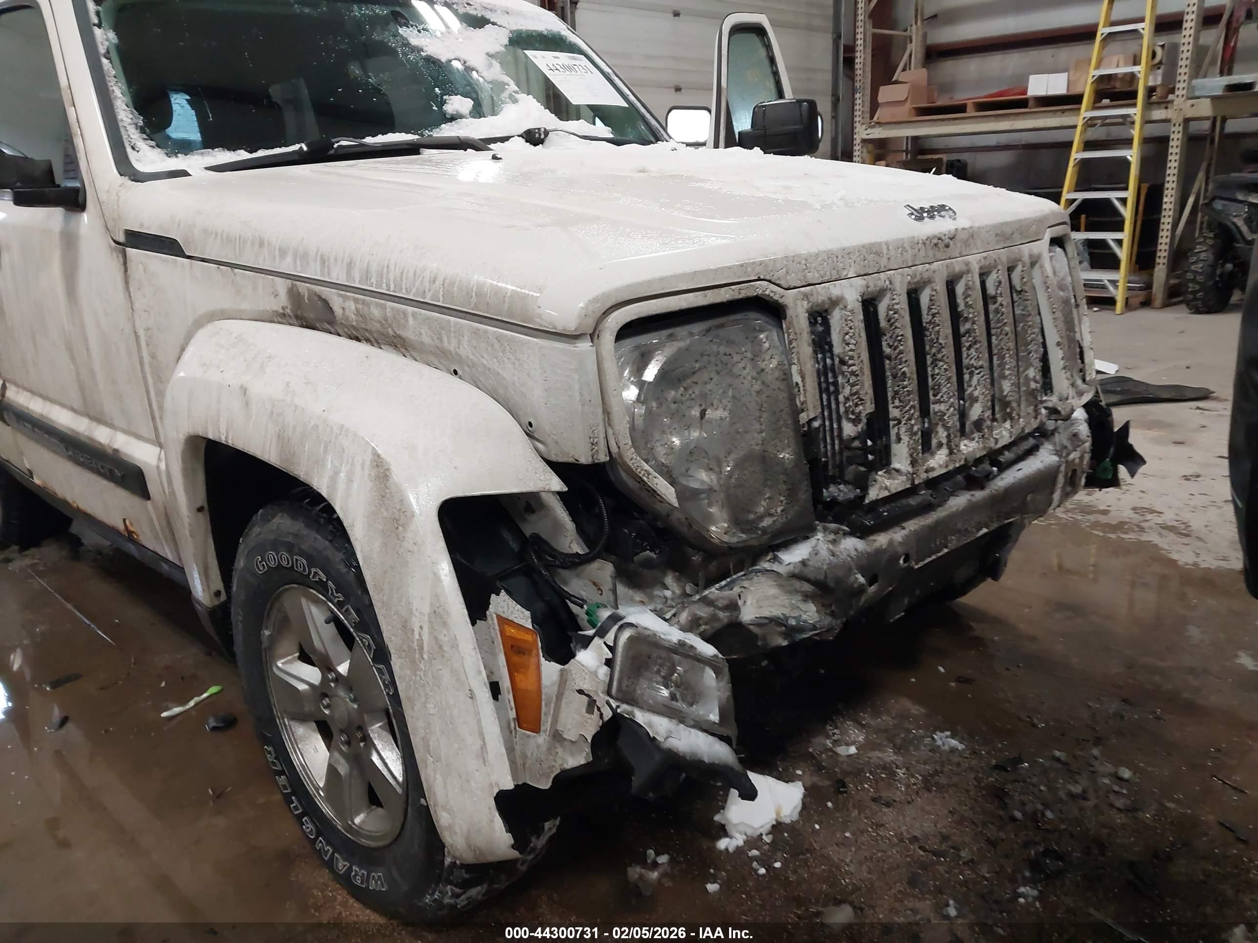 JEEP LIBERTY image 6