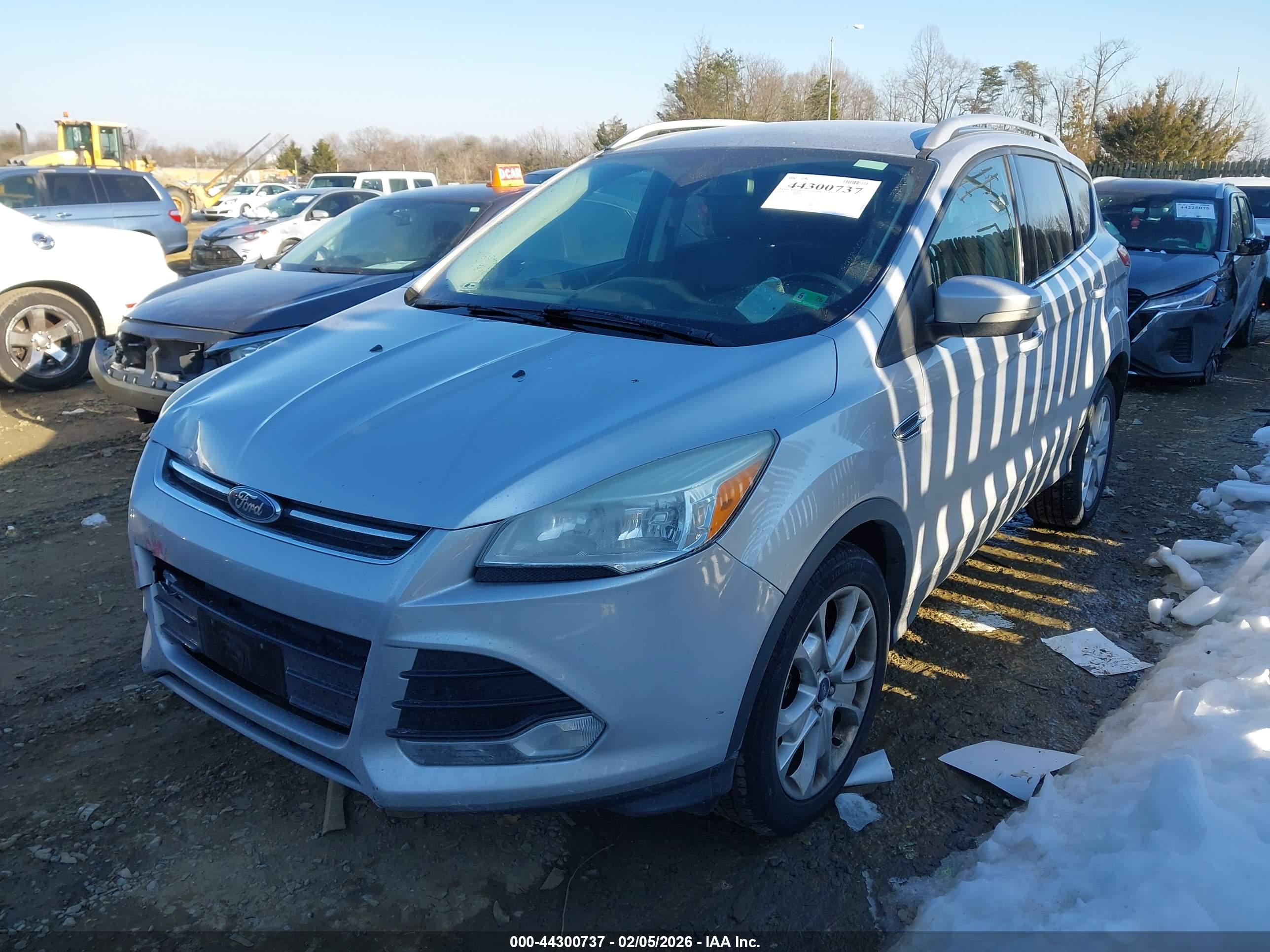 FORD ESCAPE image 2