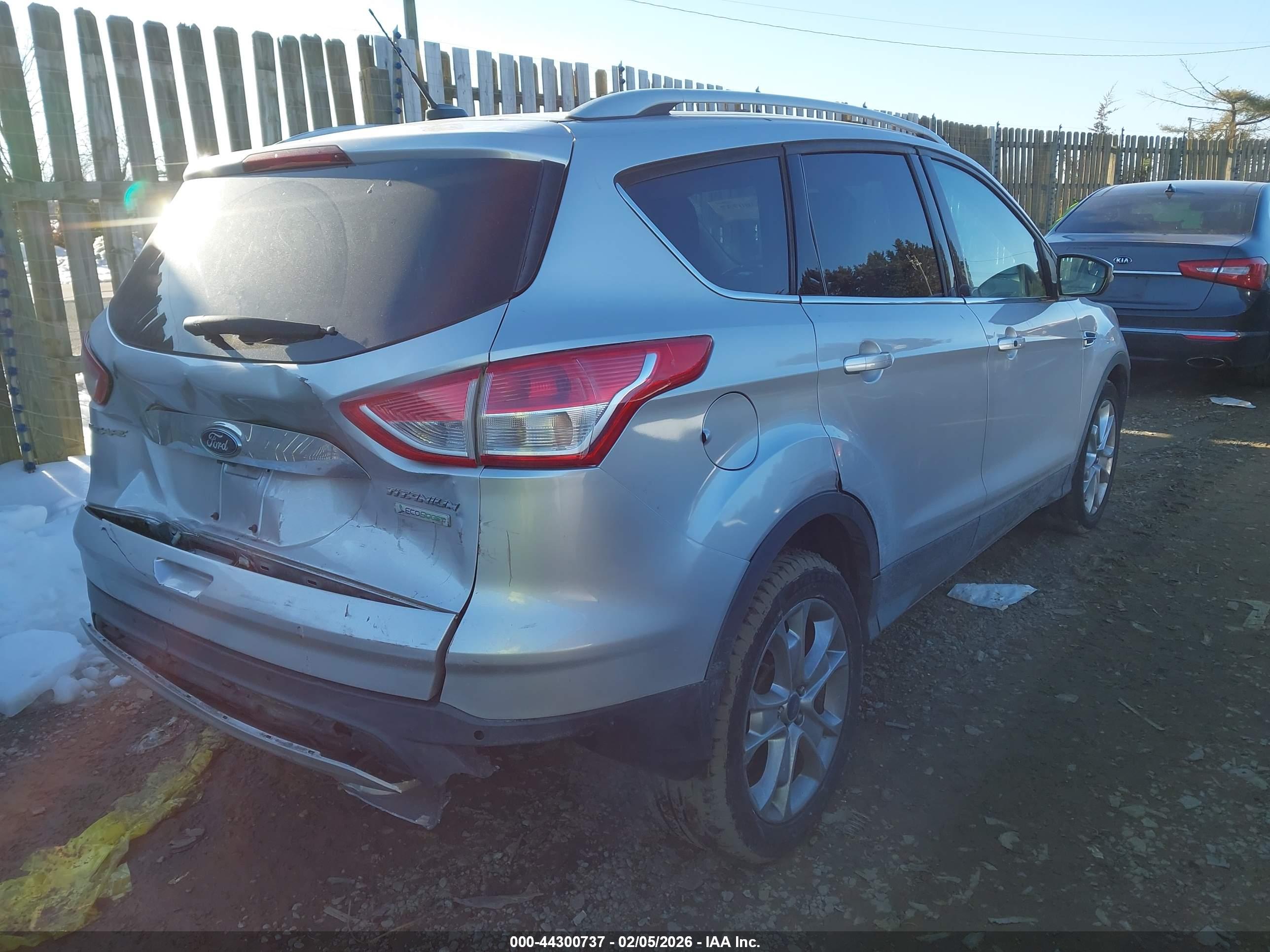 FORD ESCAPE image 4