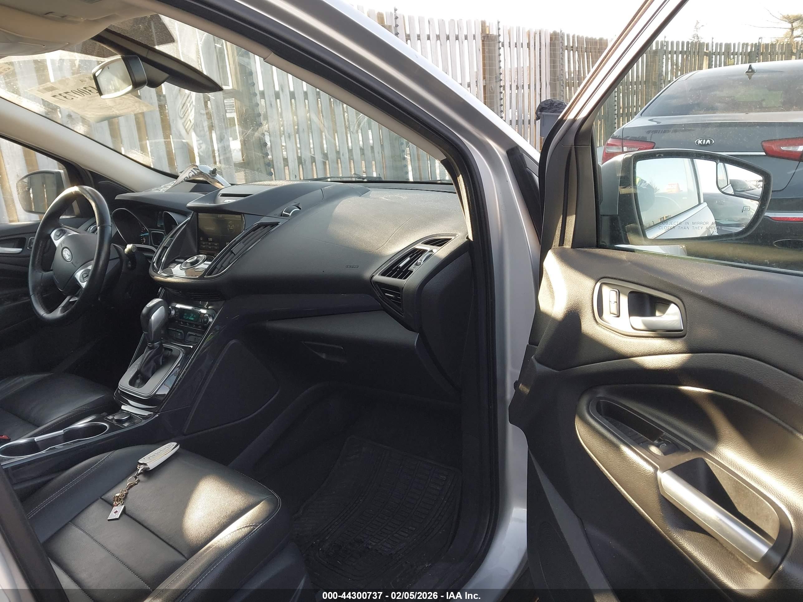 FORD ESCAPE image 5