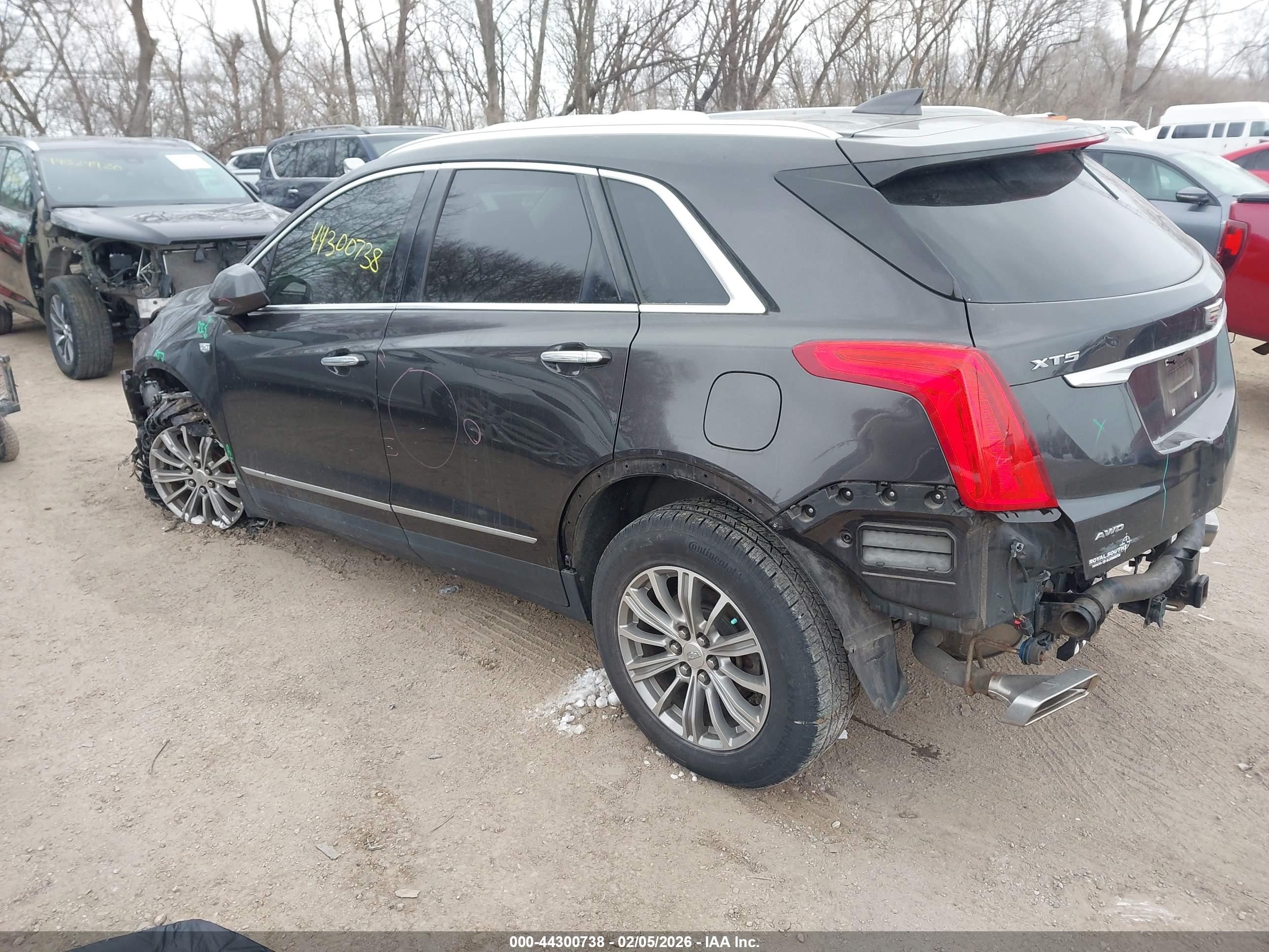 CADILLAC XT5 image 3