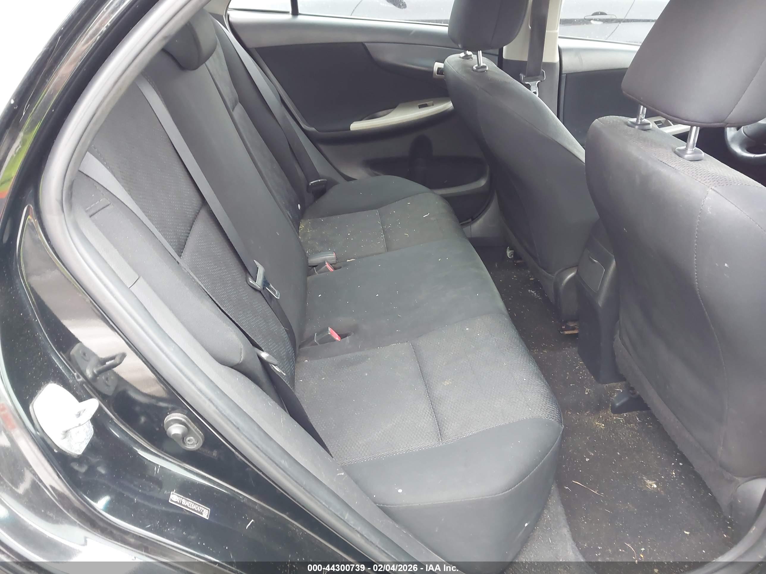 TOYOTA COROLLA image 8