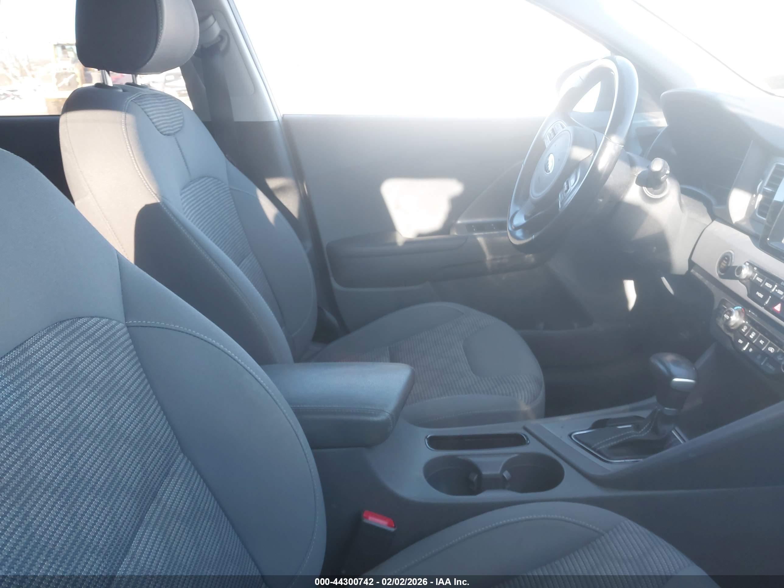 KIA NIRO image 5