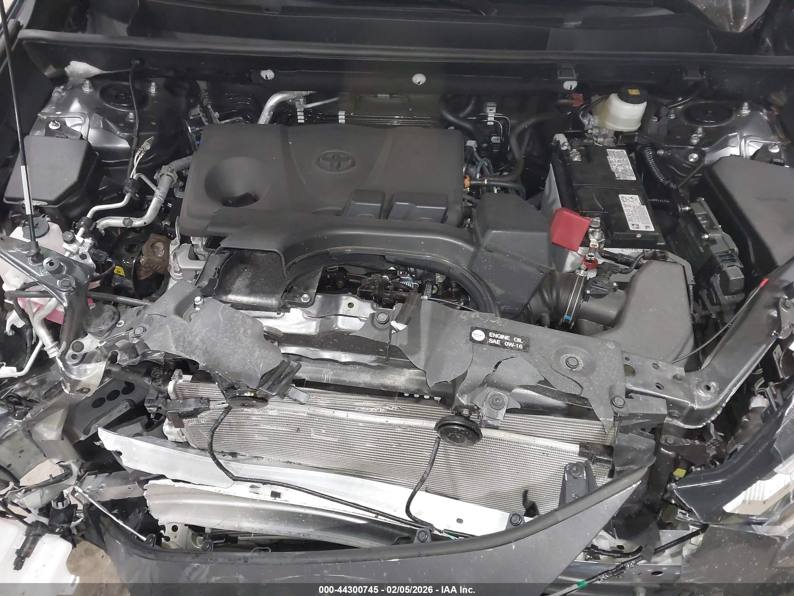 TOYOTA RAV4 image 10