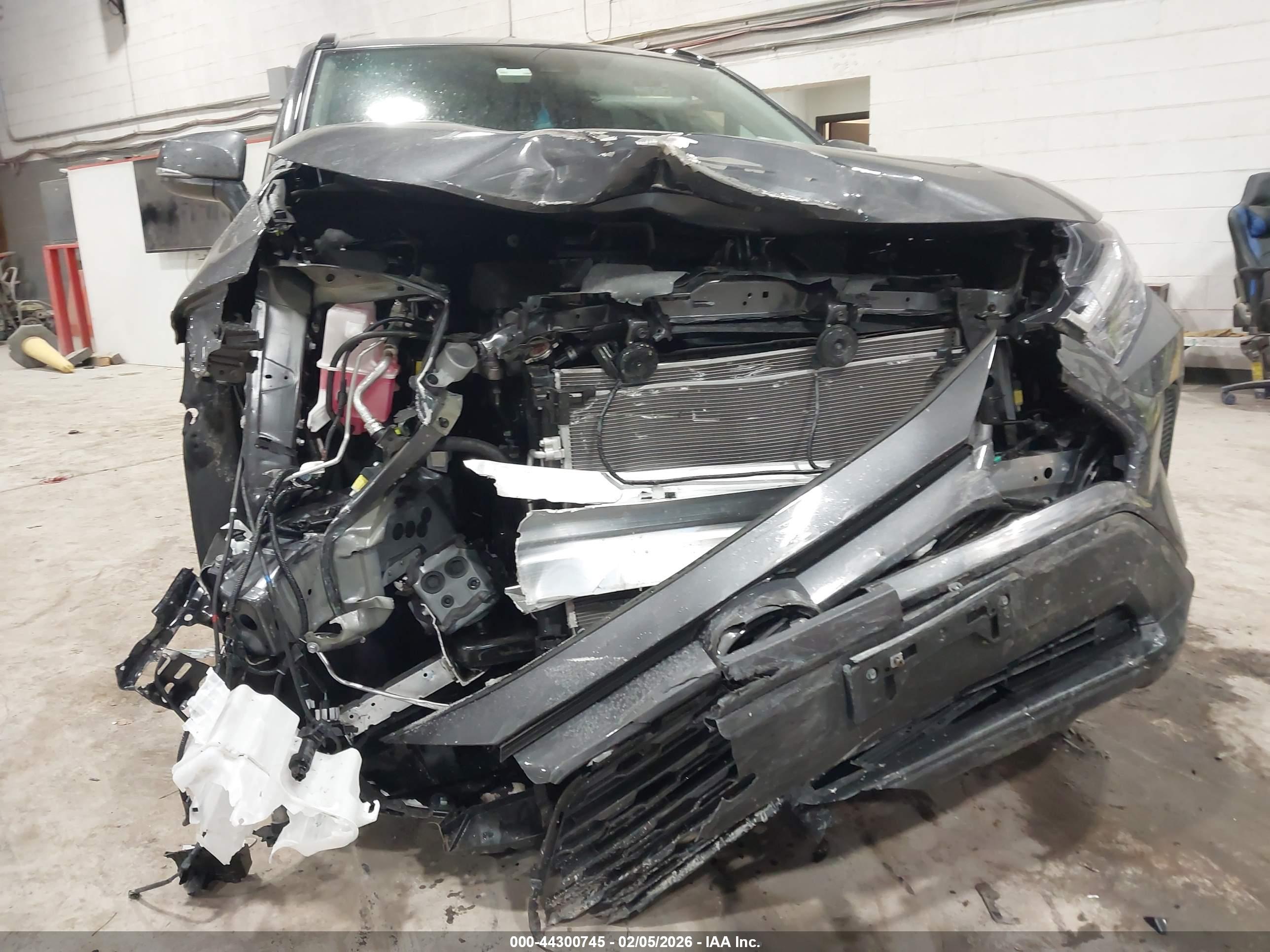 TOYOTA RAV4 image 6