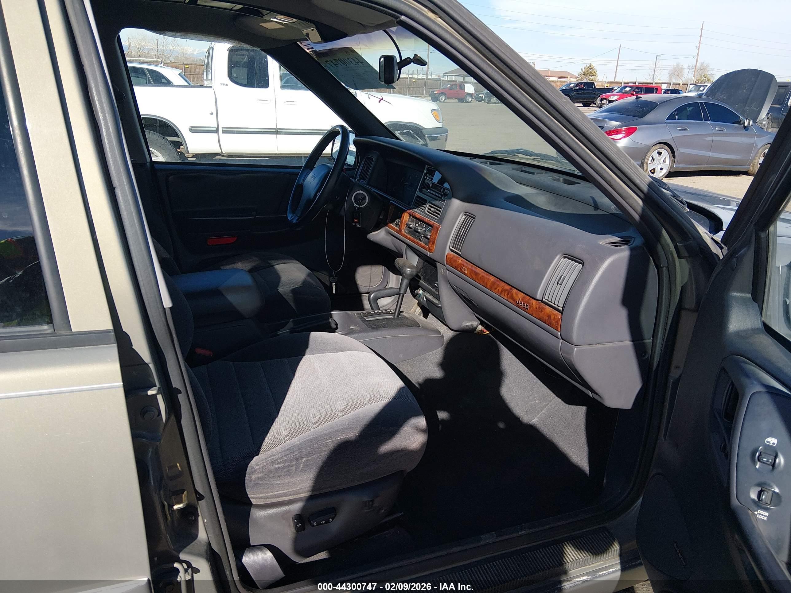 JEEP GRAND image 5