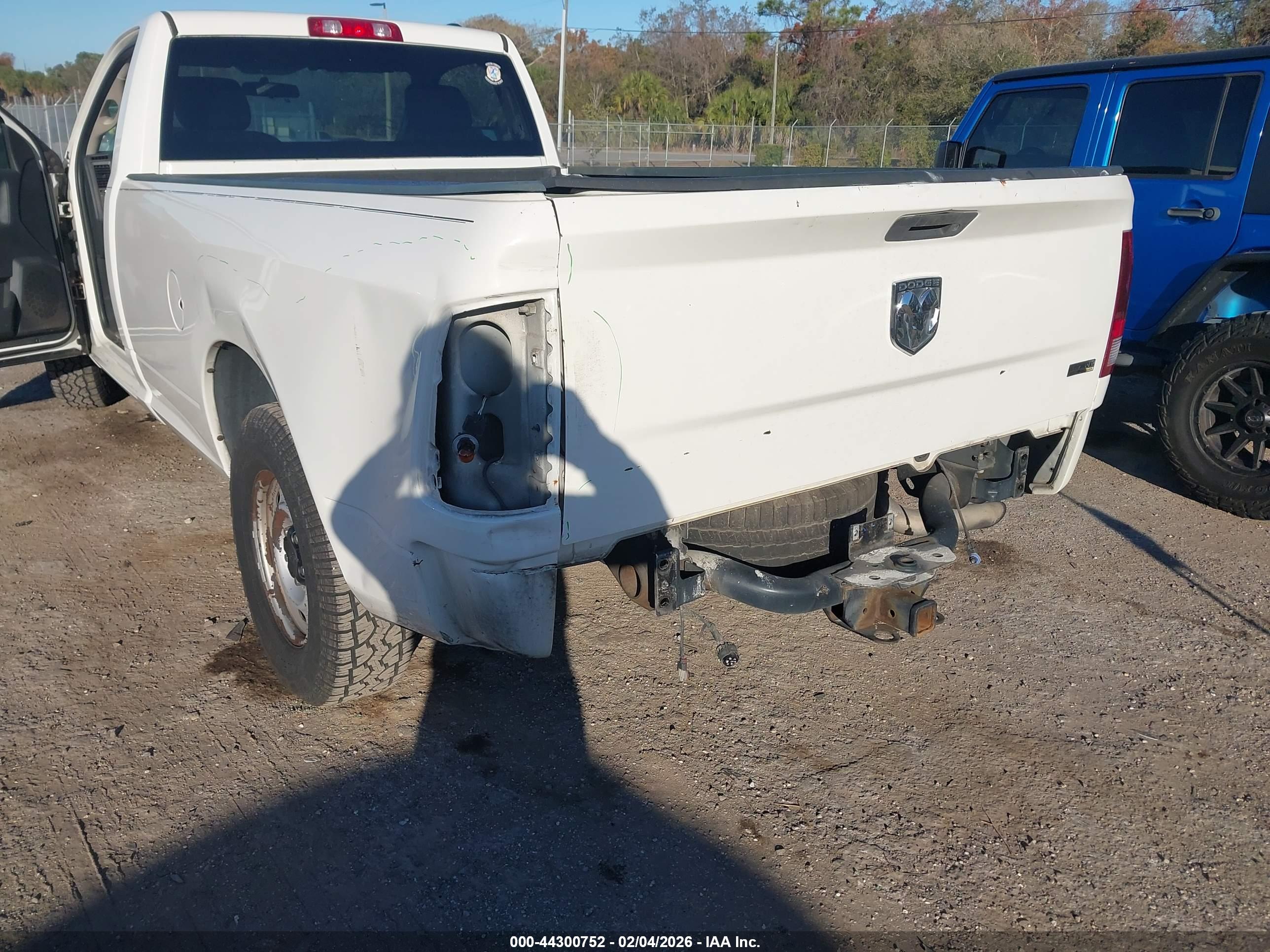 DODGE RAM image 6