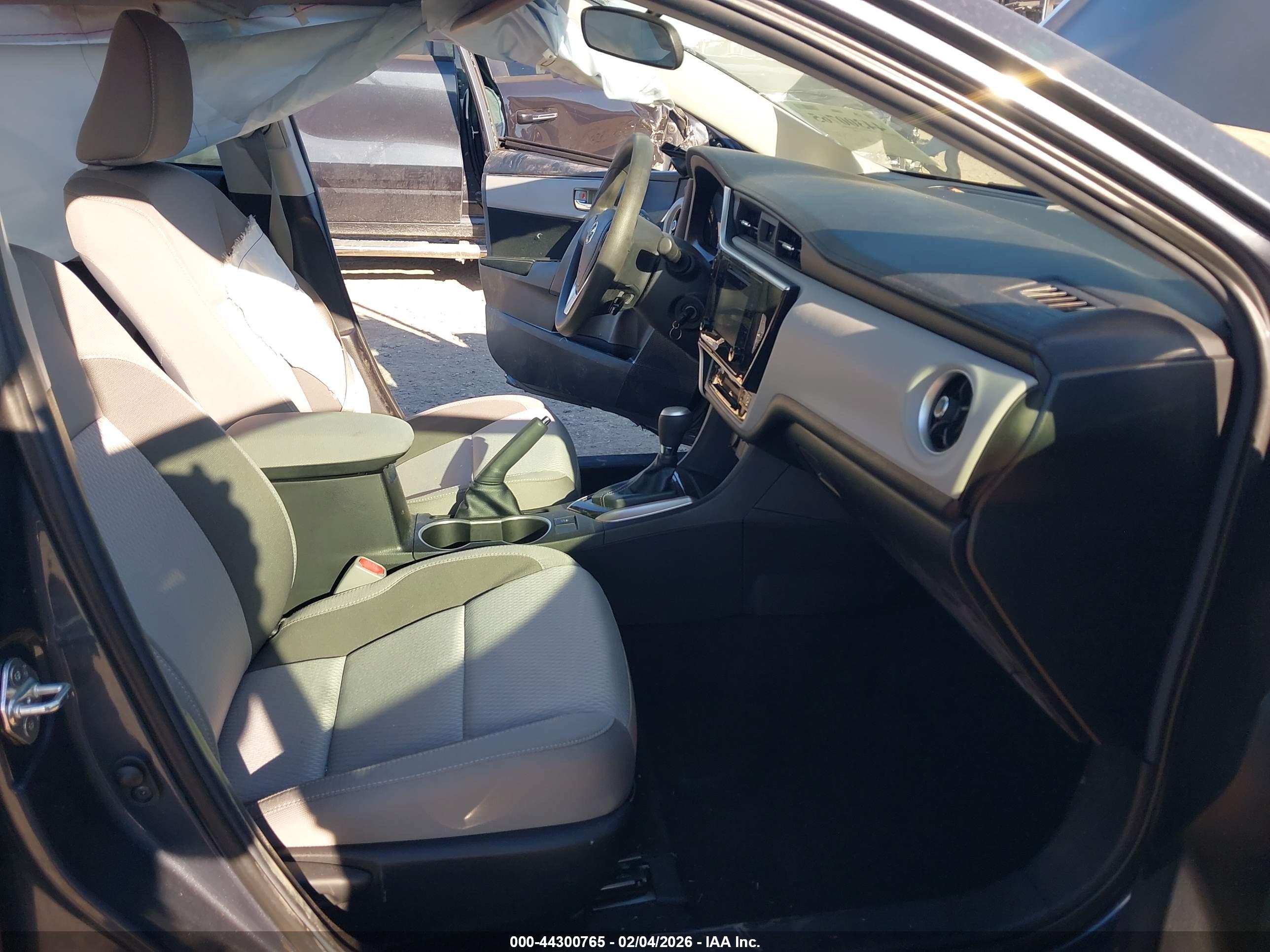 TOYOTA COROLLA image 5