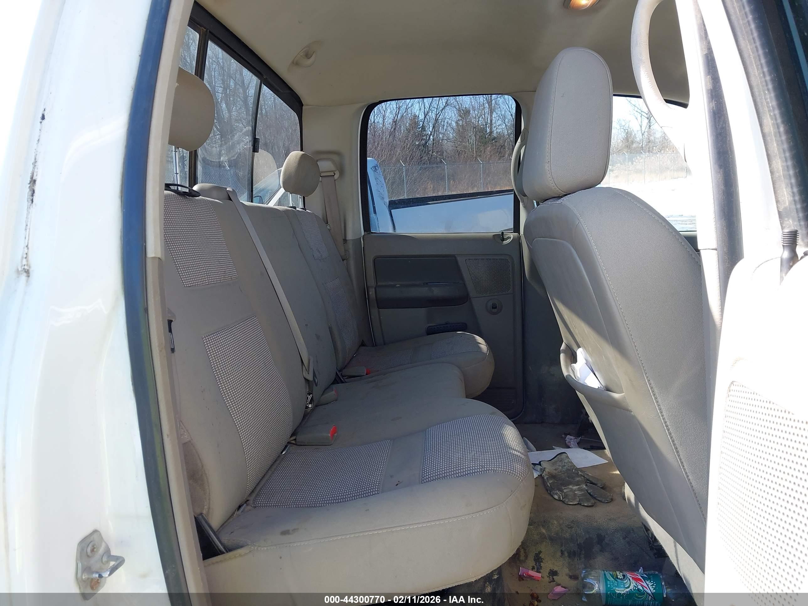DODGE RAM image 8