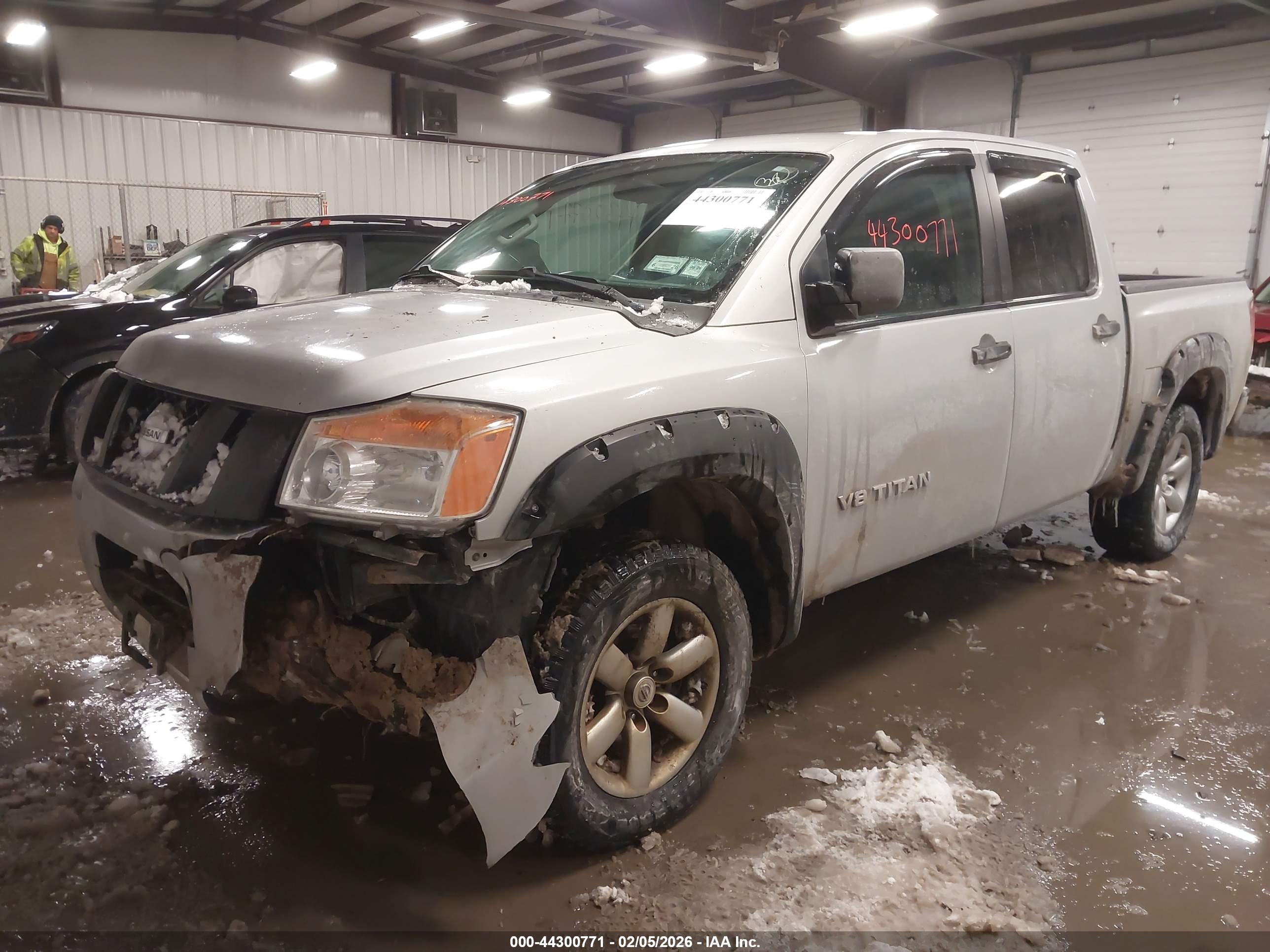 NISSAN TITAN image 2