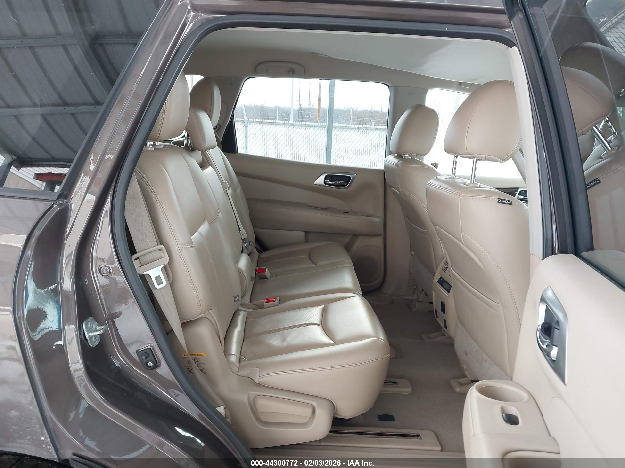 NISSAN PATHFINDER image 8