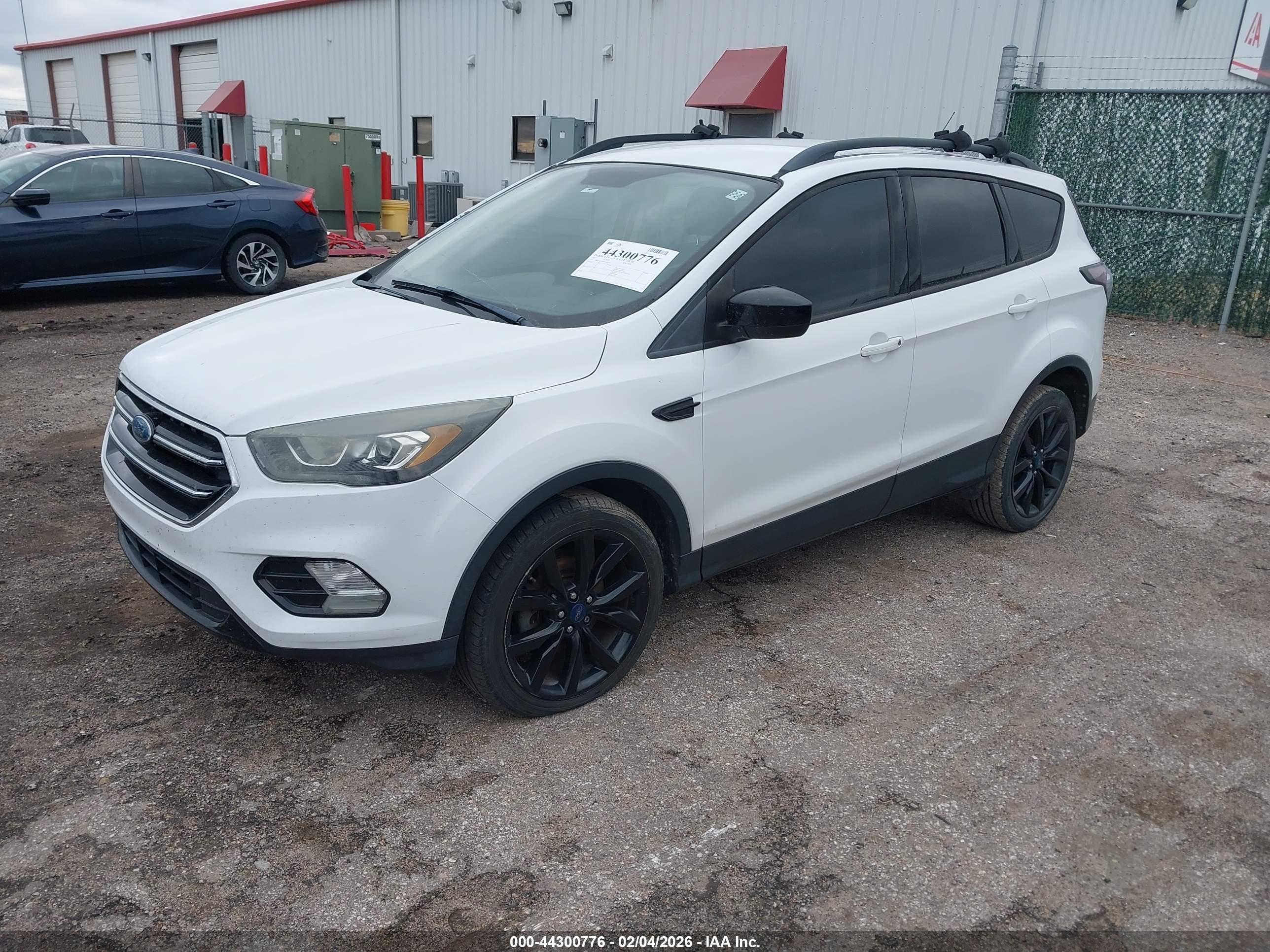FORD ESCAPE image 2