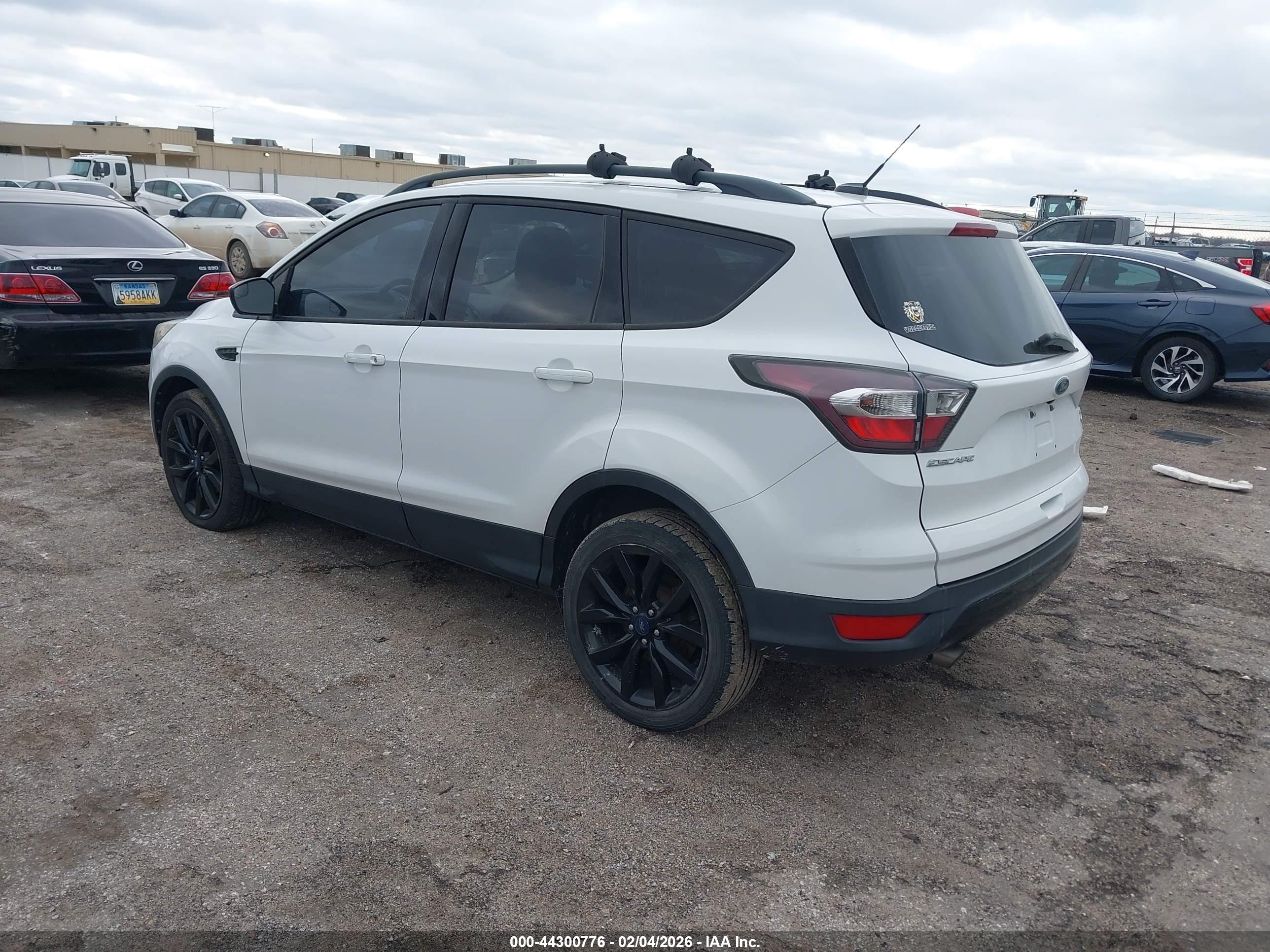 FORD ESCAPE image 3