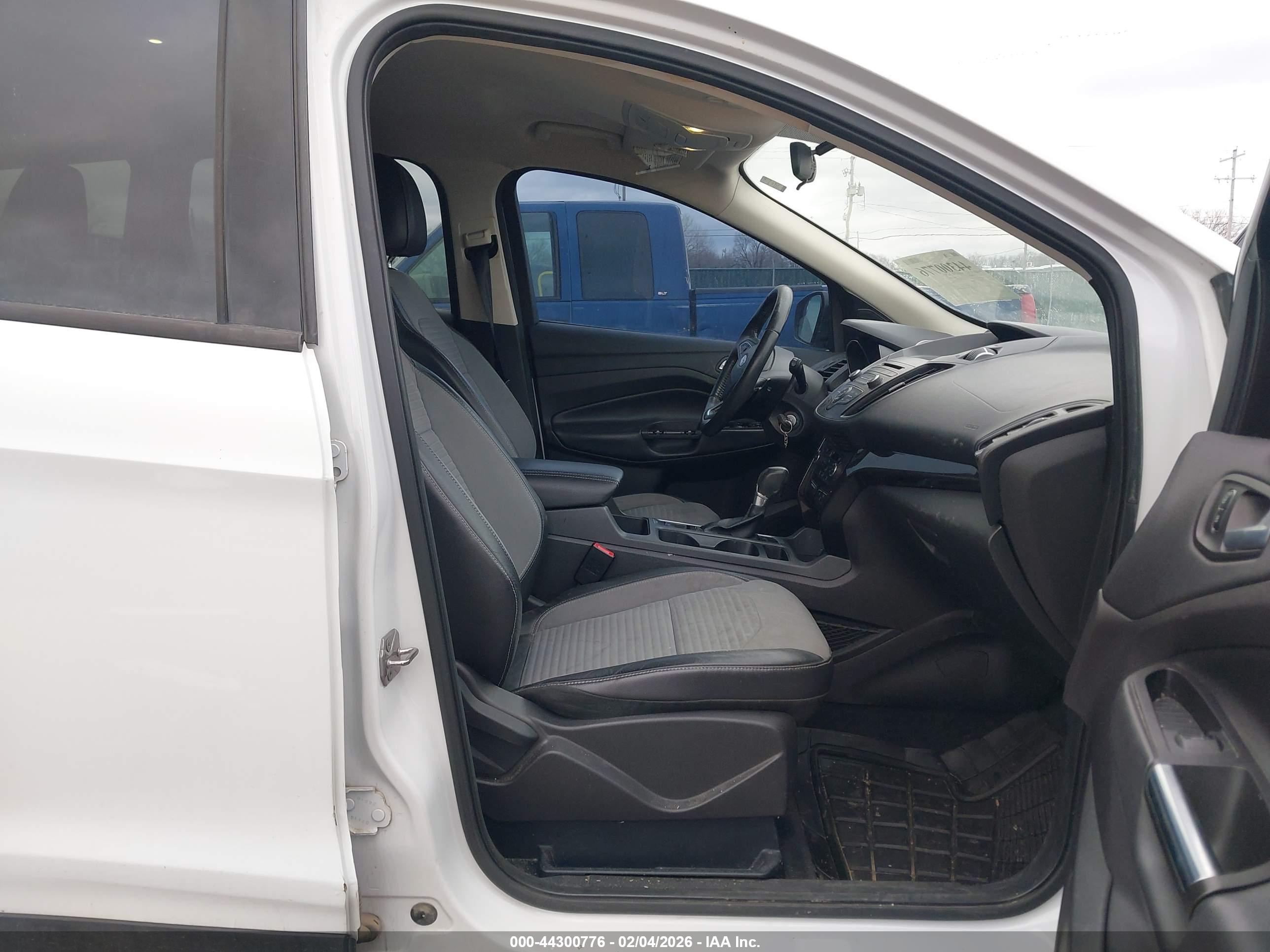 FORD ESCAPE image 5