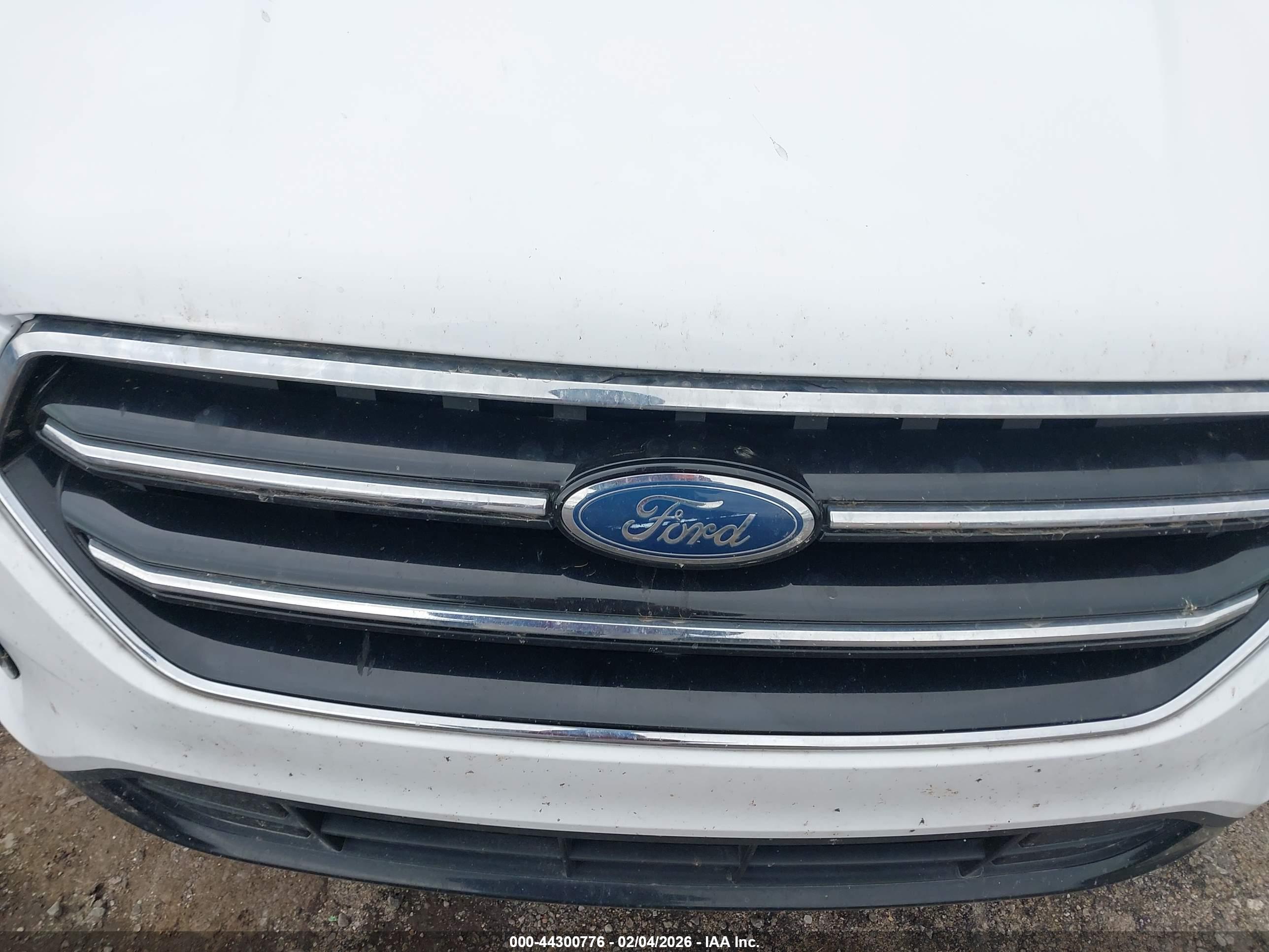 FORD ESCAPE image 6