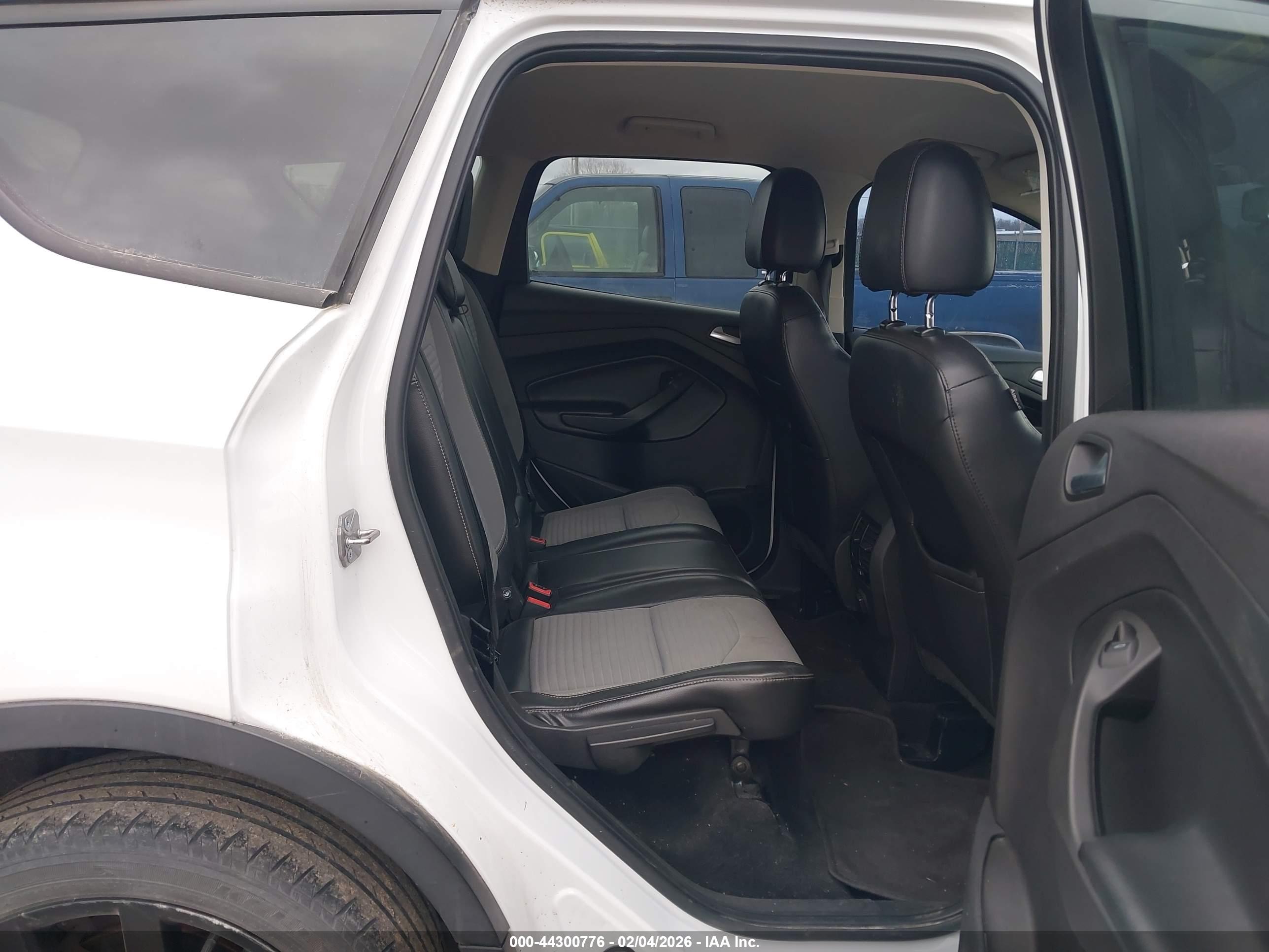 FORD ESCAPE image 8