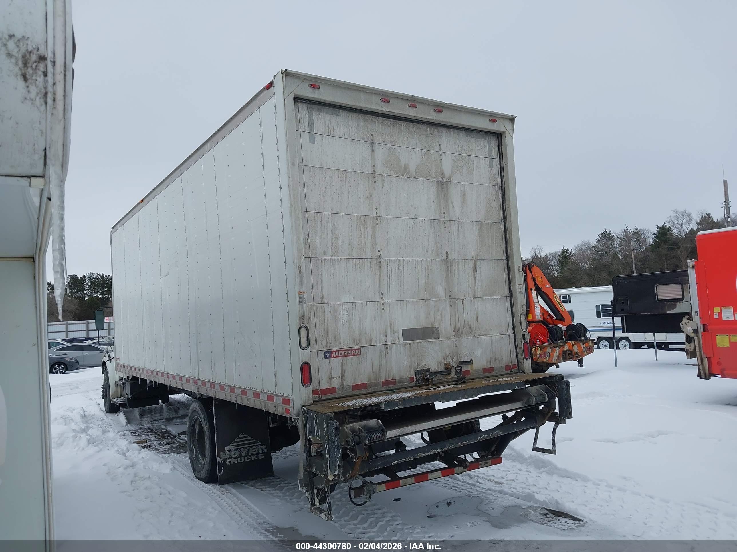FREIGHTLINER M2 image 3