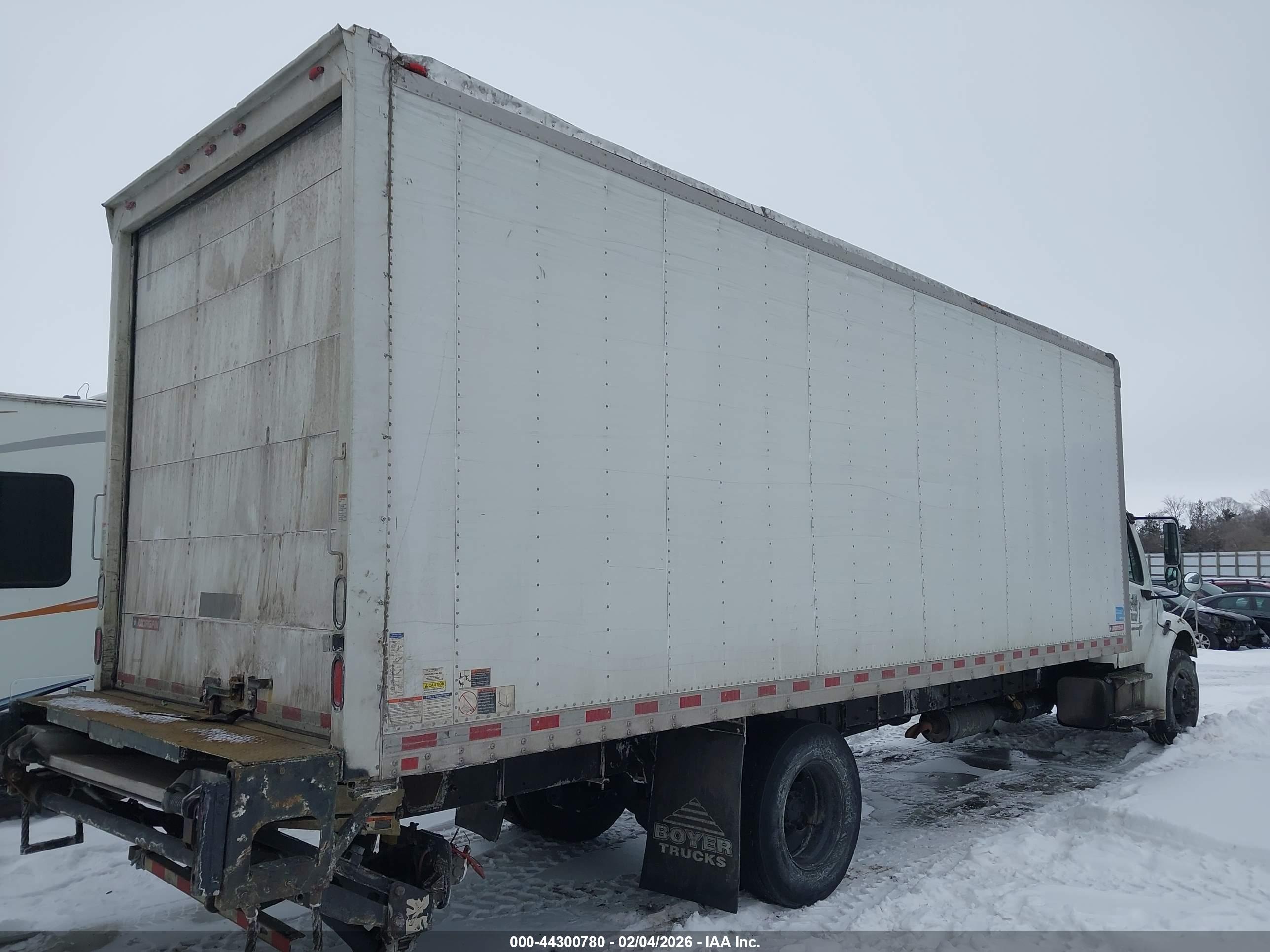 FREIGHTLINER M2 image 4