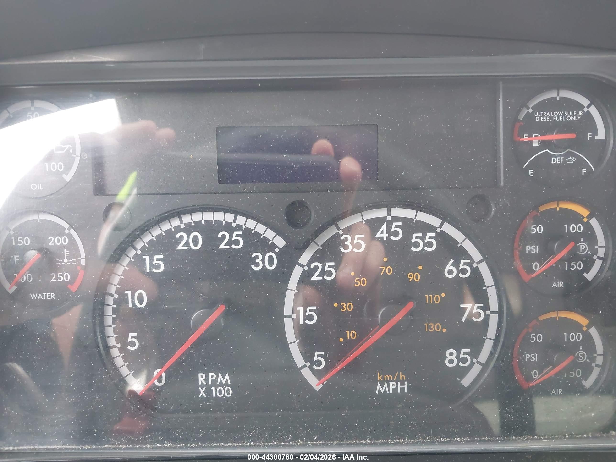 FREIGHTLINER M2 image 6
