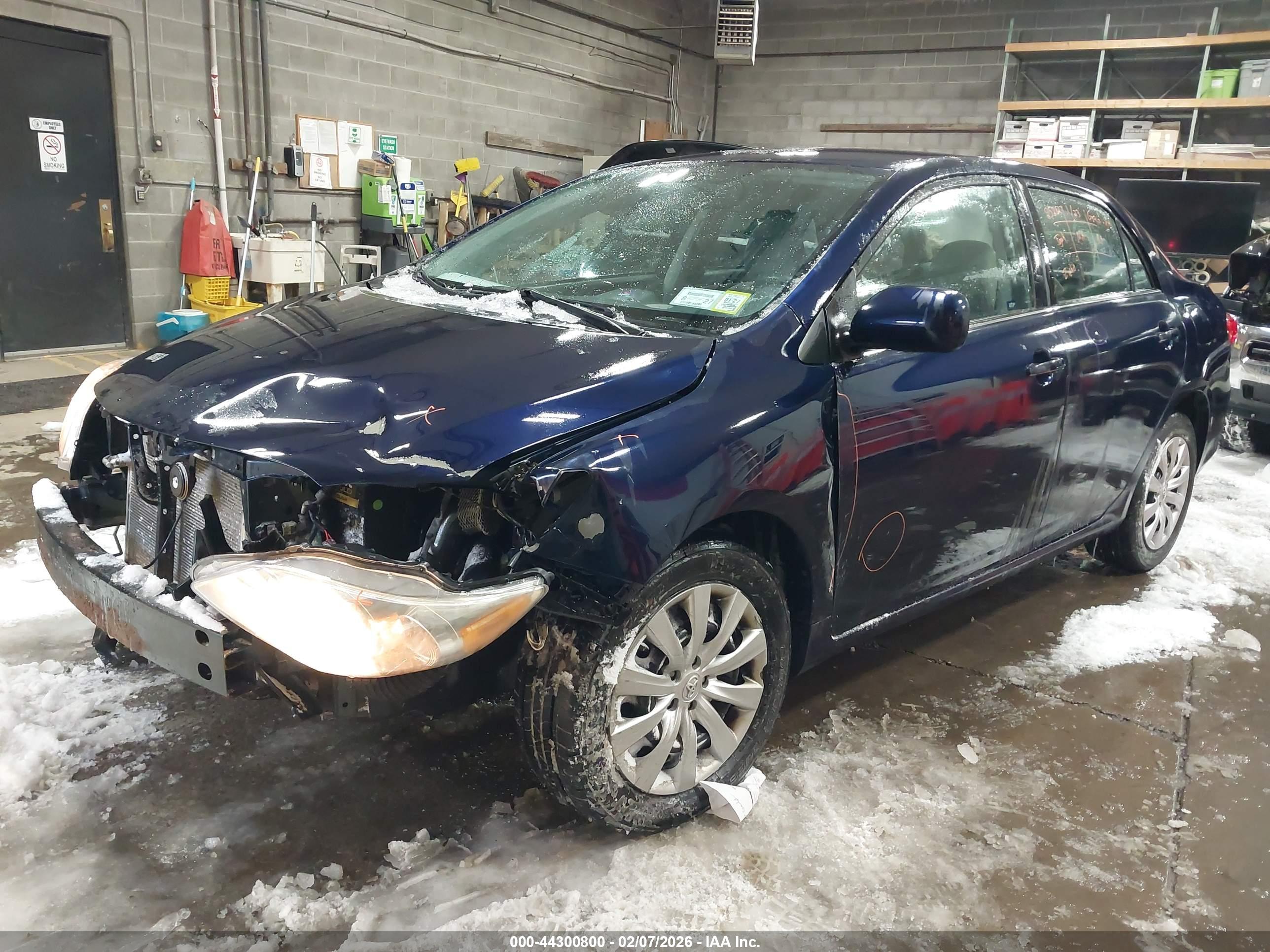 TOYOTA COROLLA image 2