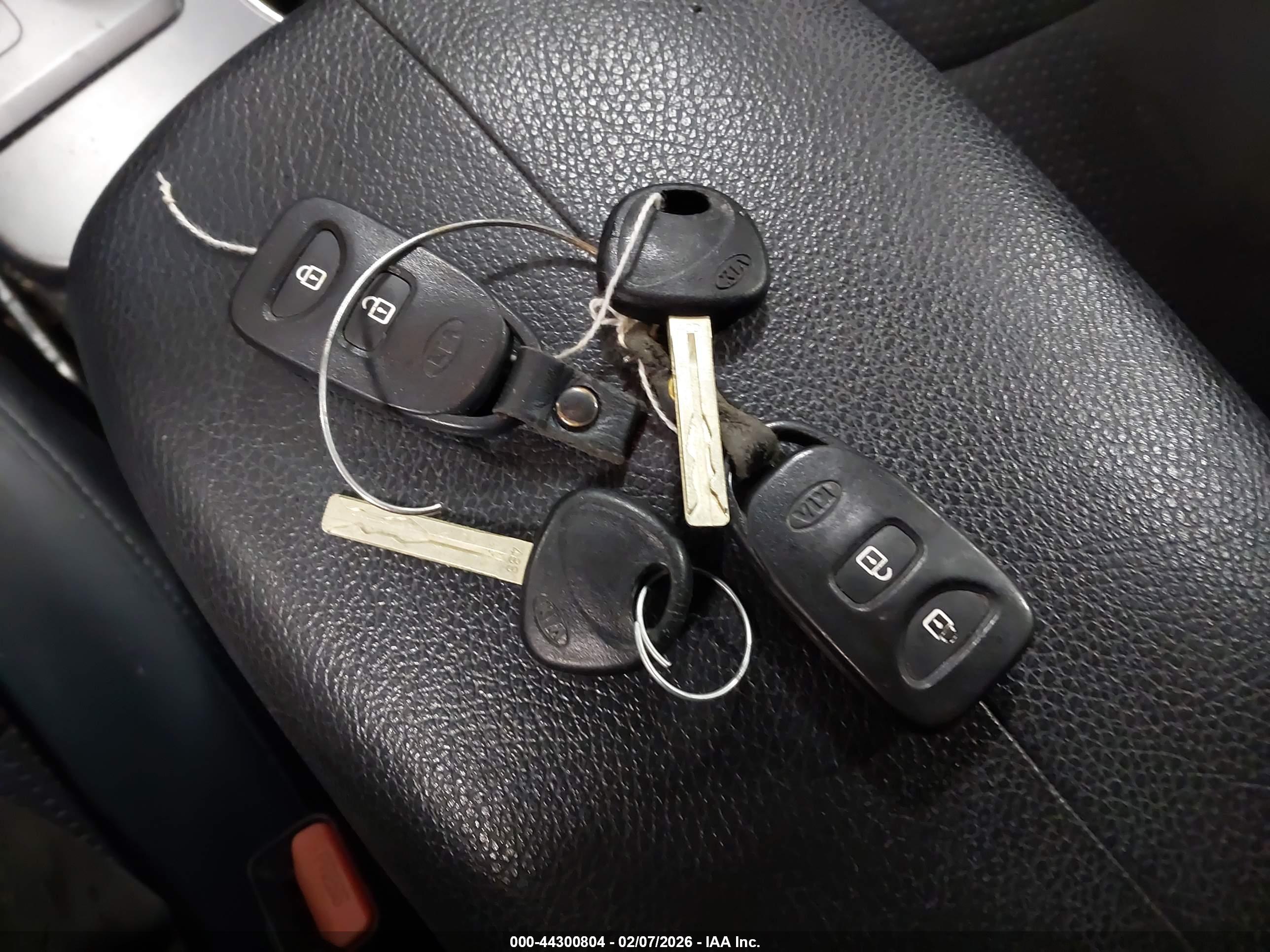 KIA SORENTO image 11