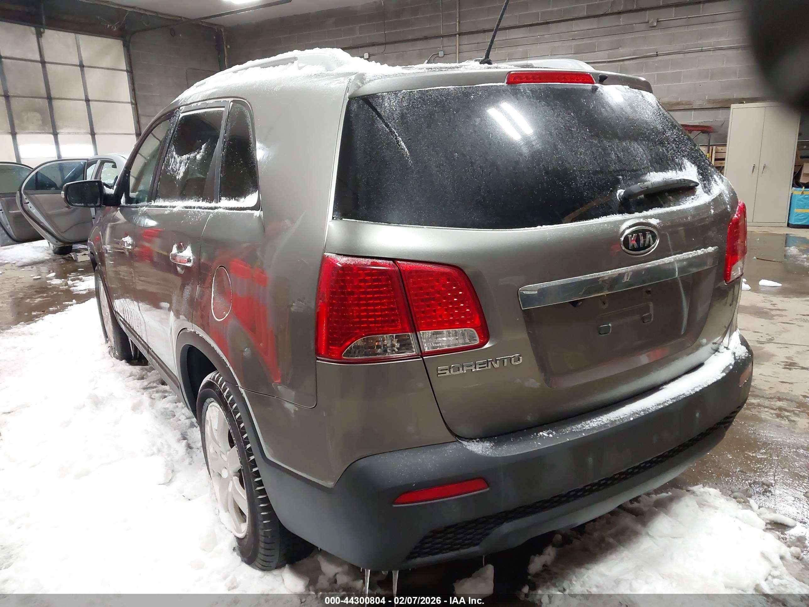KIA SORENTO image 6
