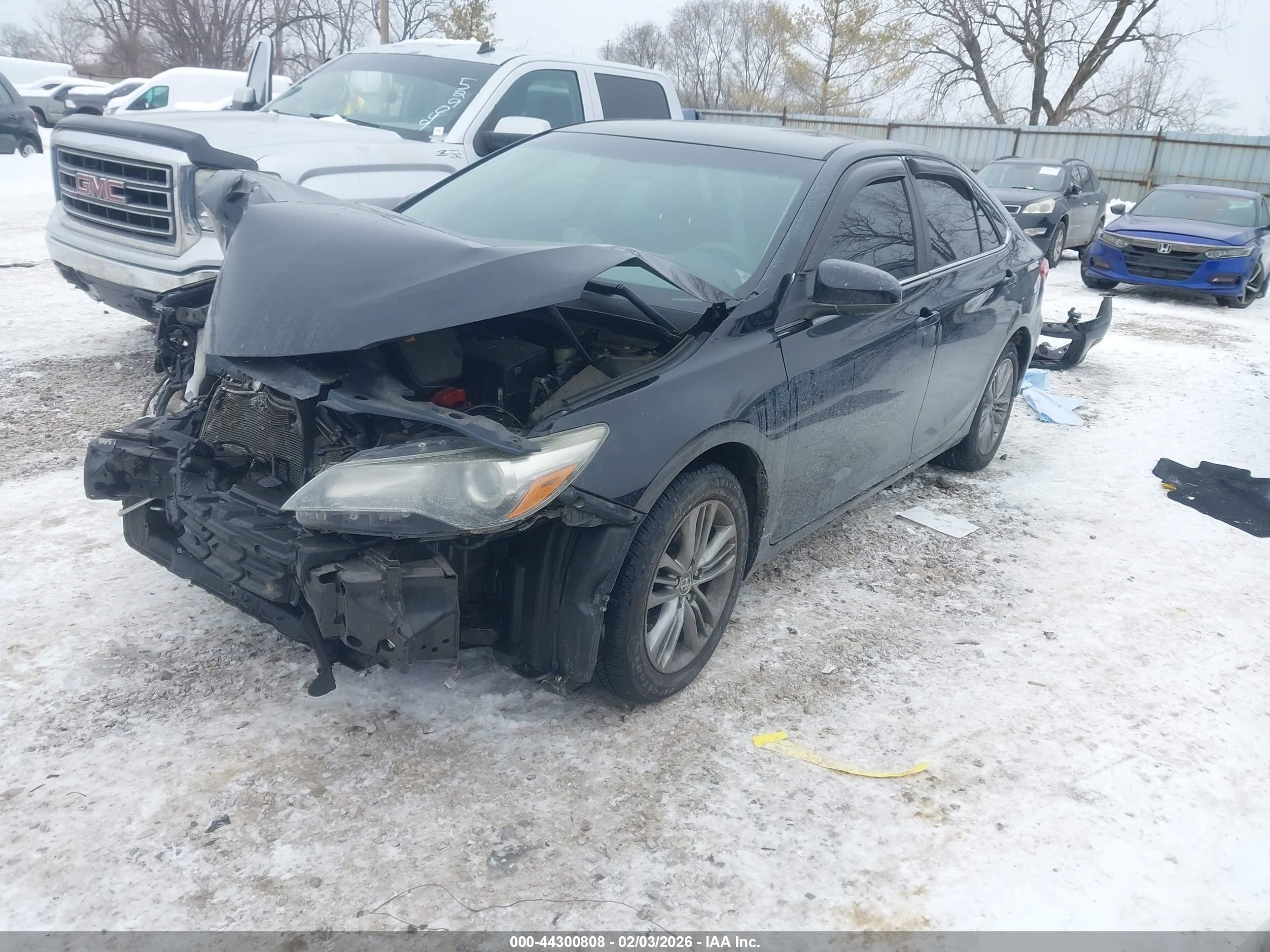 TOYOTA CAMRY image 2