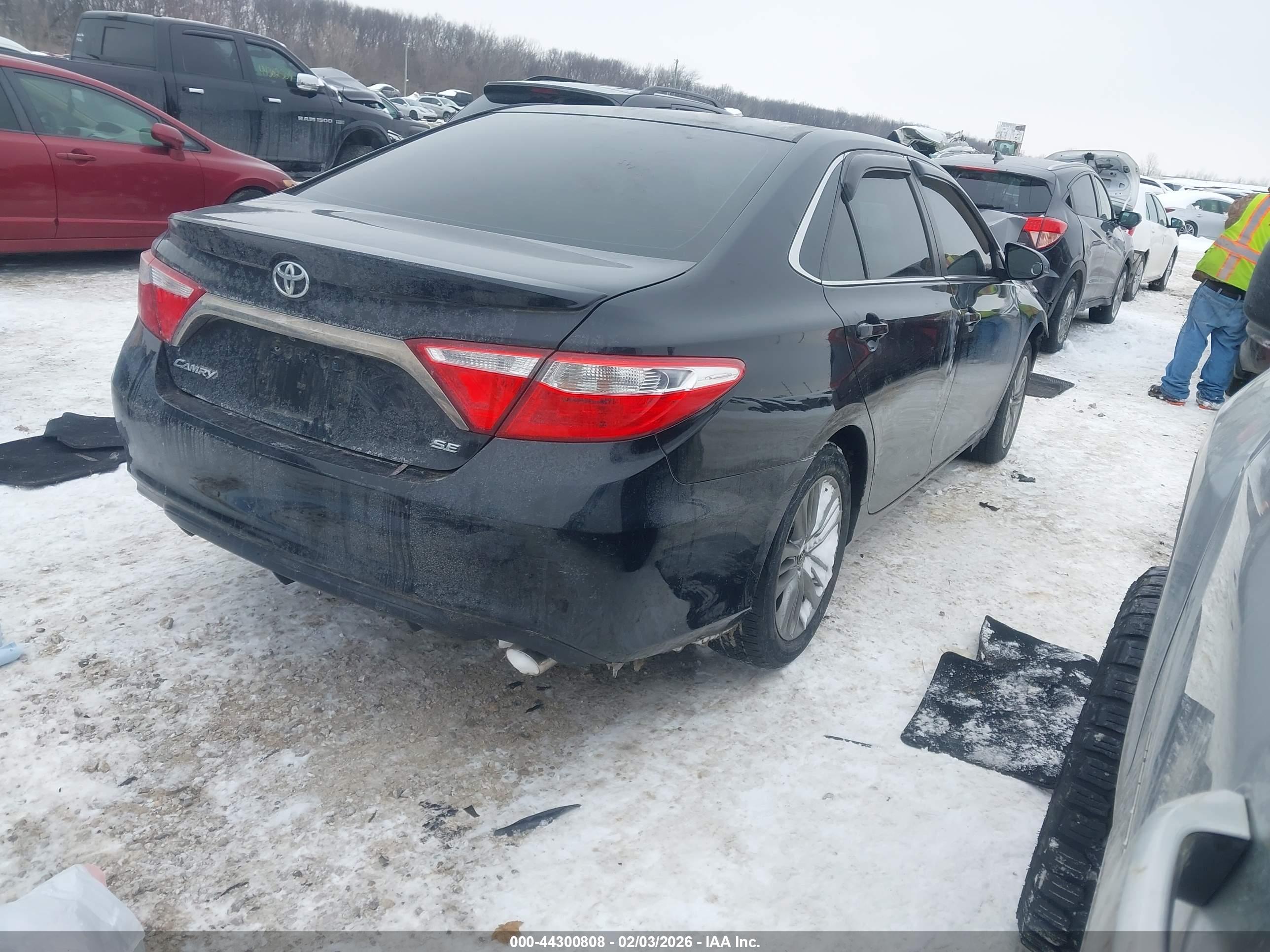 TOYOTA CAMRY image 4