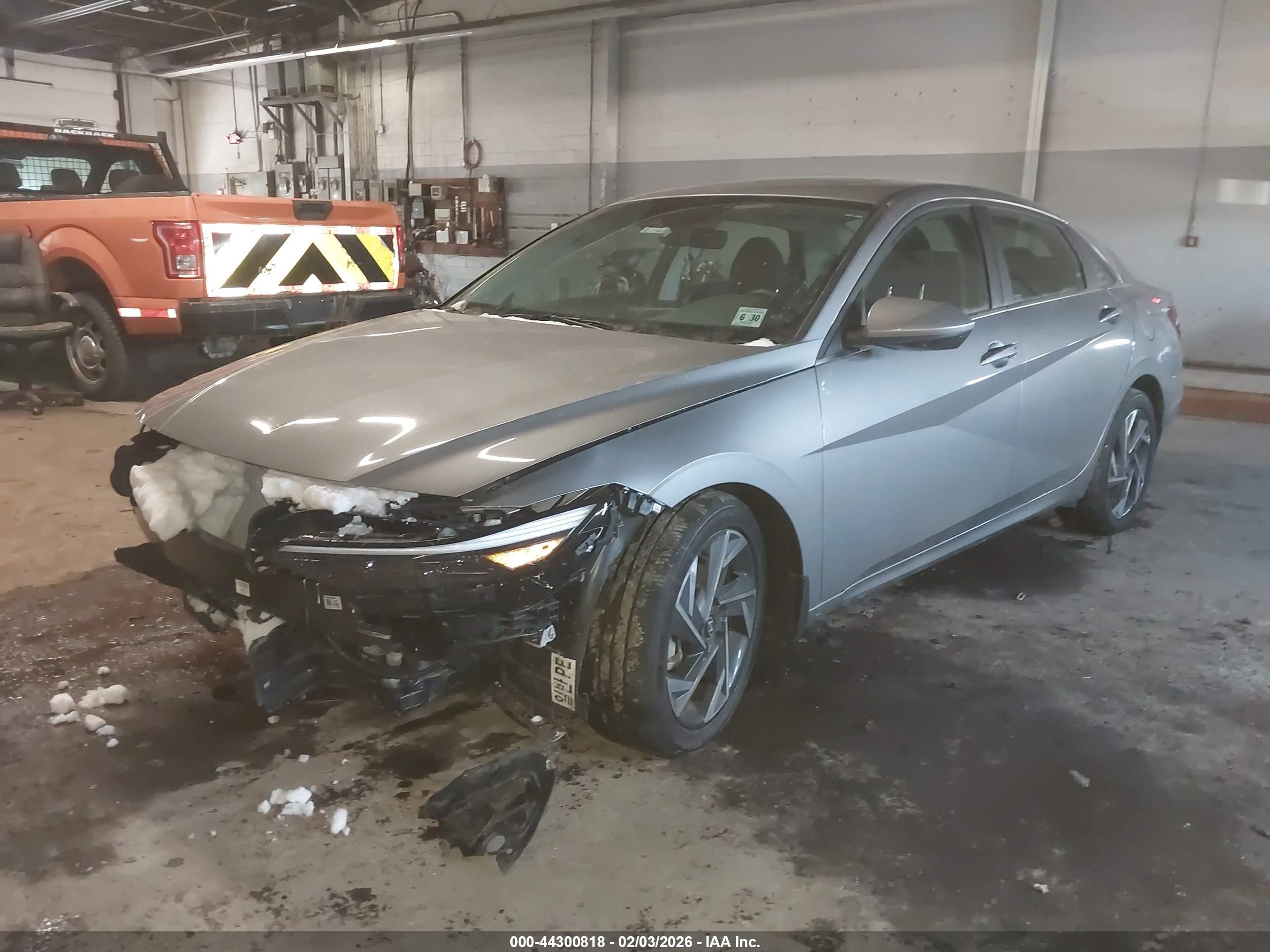 HYUNDAI ELANTRA image 2