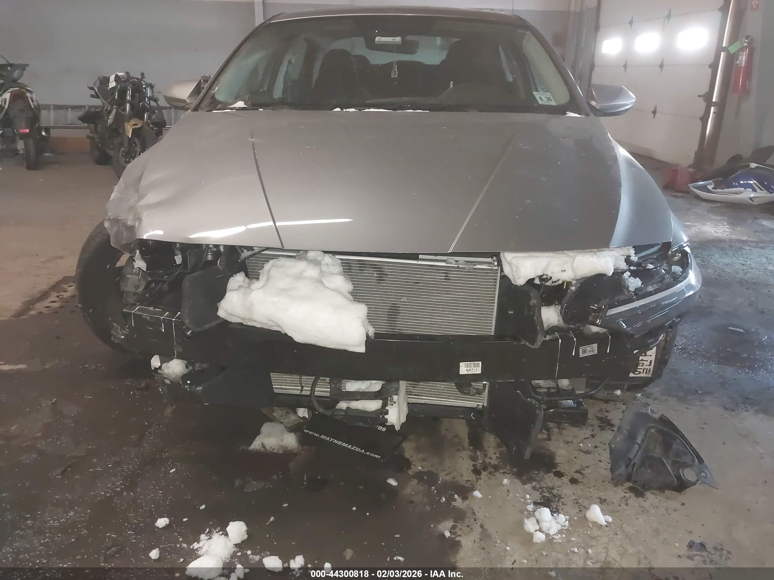 HYUNDAI ELANTRA image 6