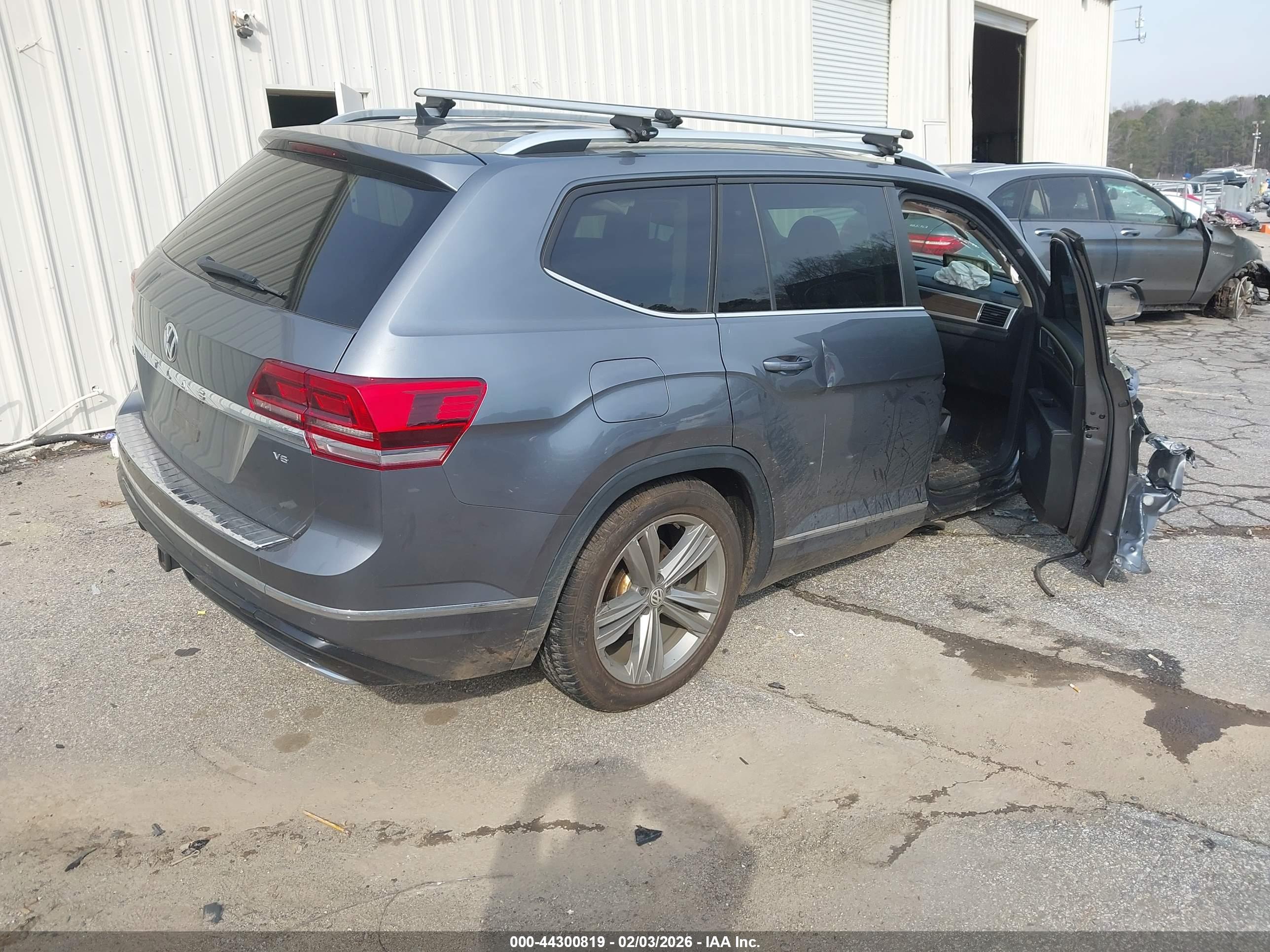 VOLKSWAGEN ATLAS image 4