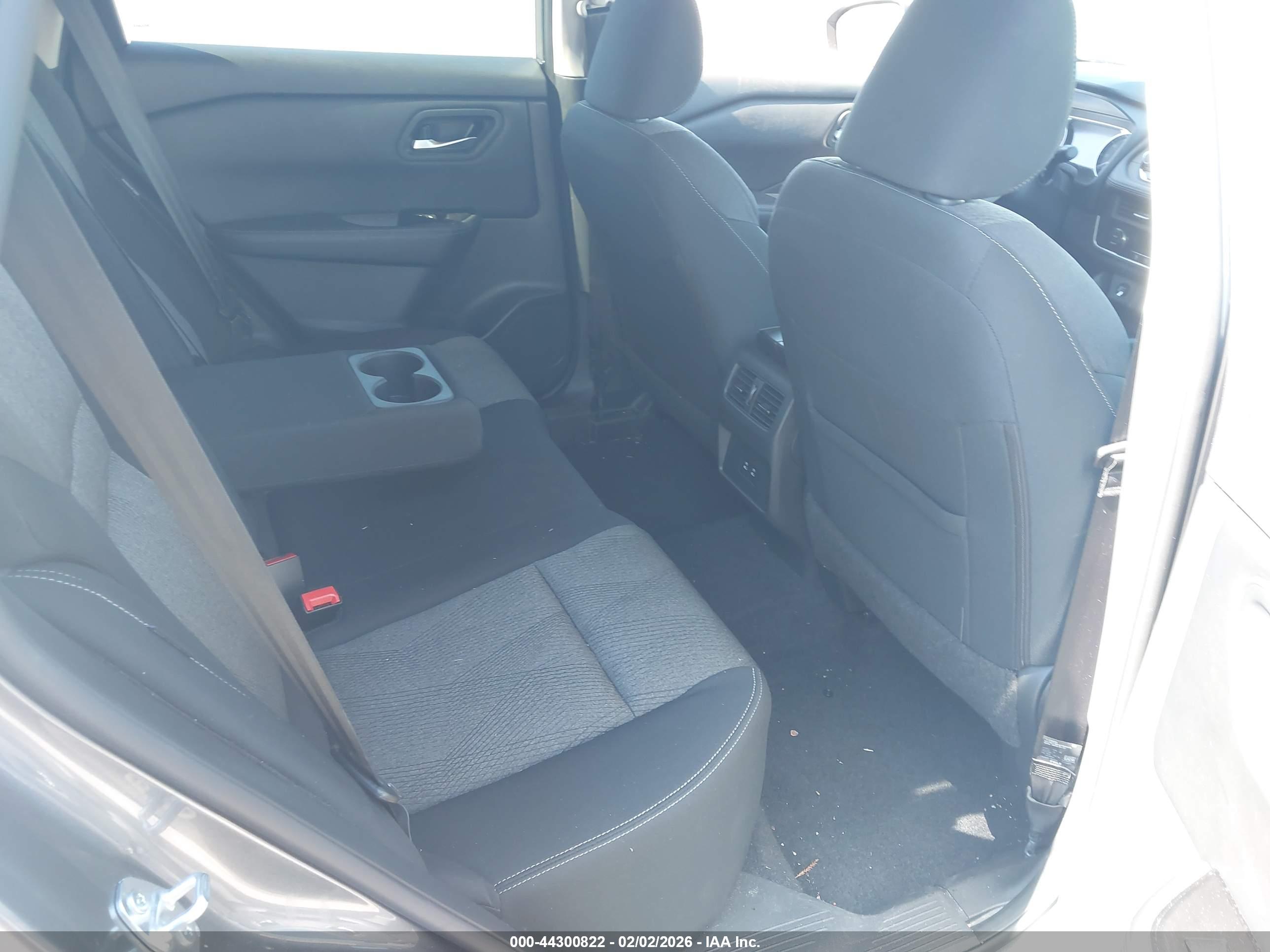NISSAN ROGUE image 8